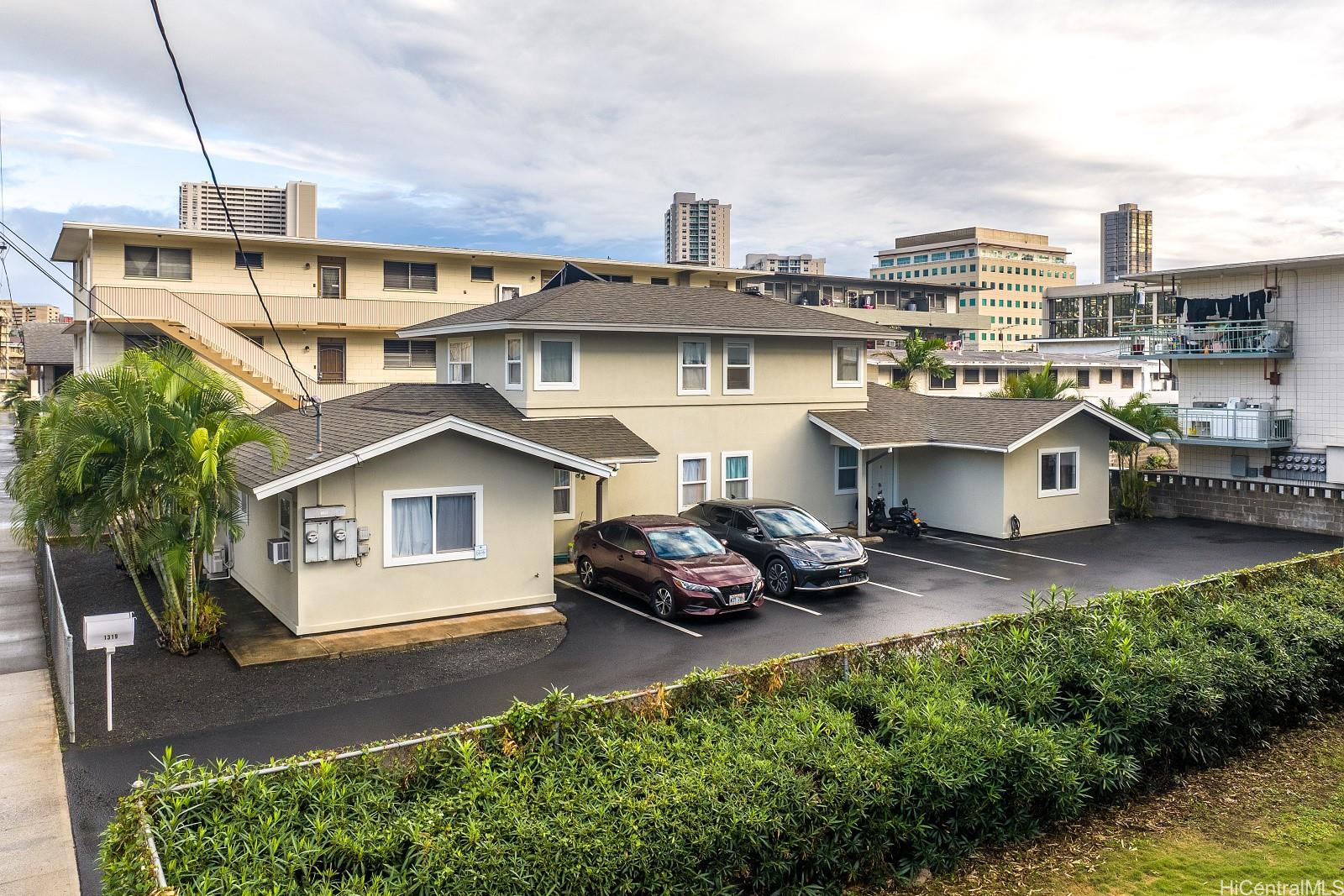 1319 Matlock Avenue Honolulu, HI 96814