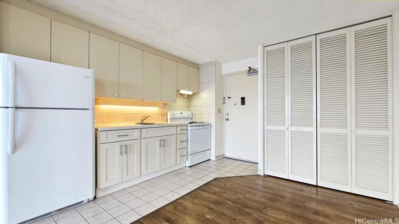 1655 Makaloa Street #1904, Honolulu, HI 96814