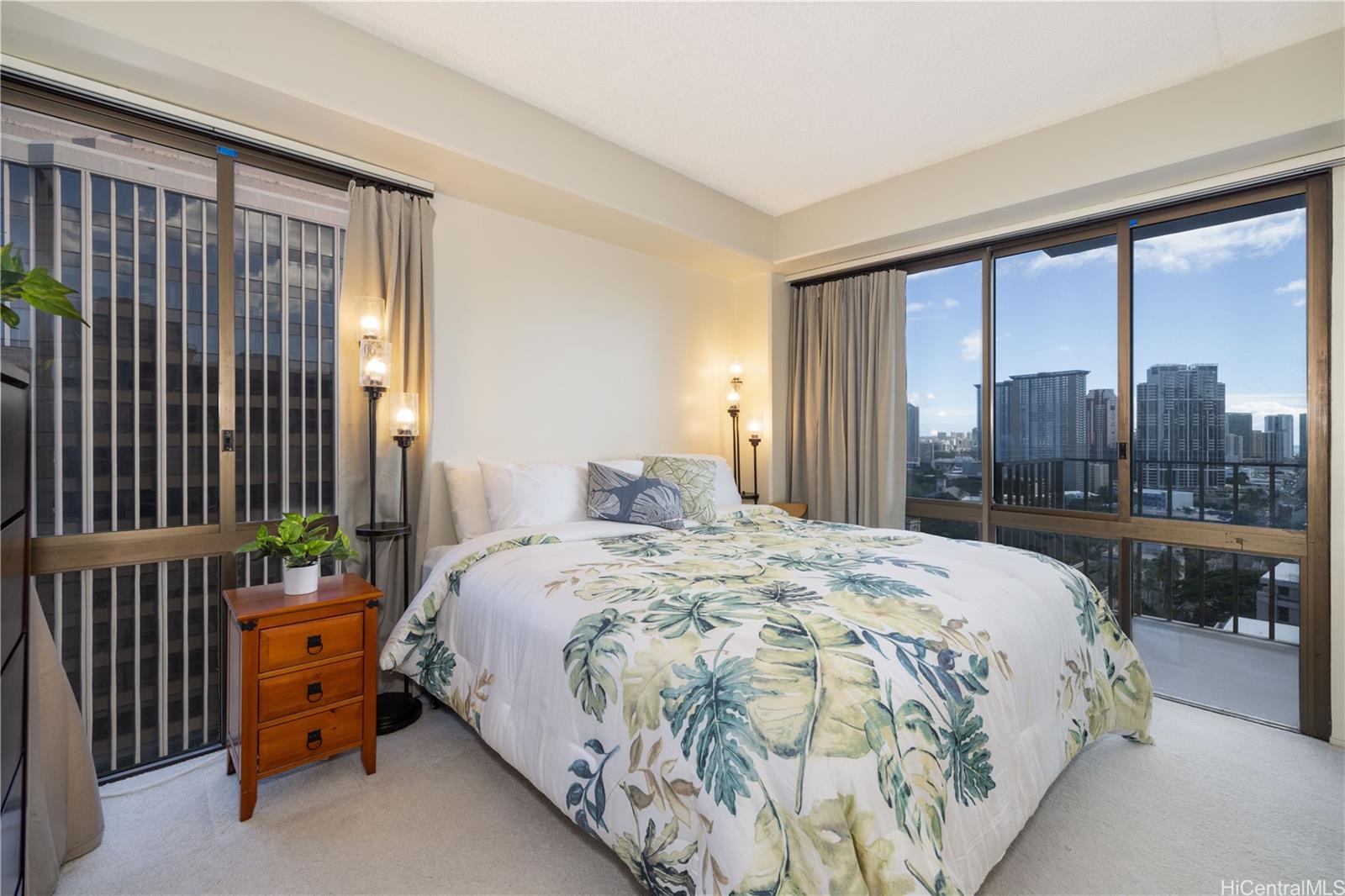 225 Queen Street #21H, Honolulu, HI 96813