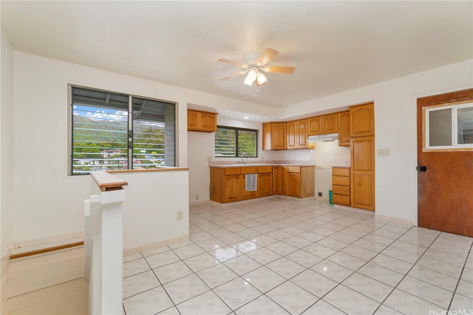 1560 Violet Street Honolulu, HI 96819