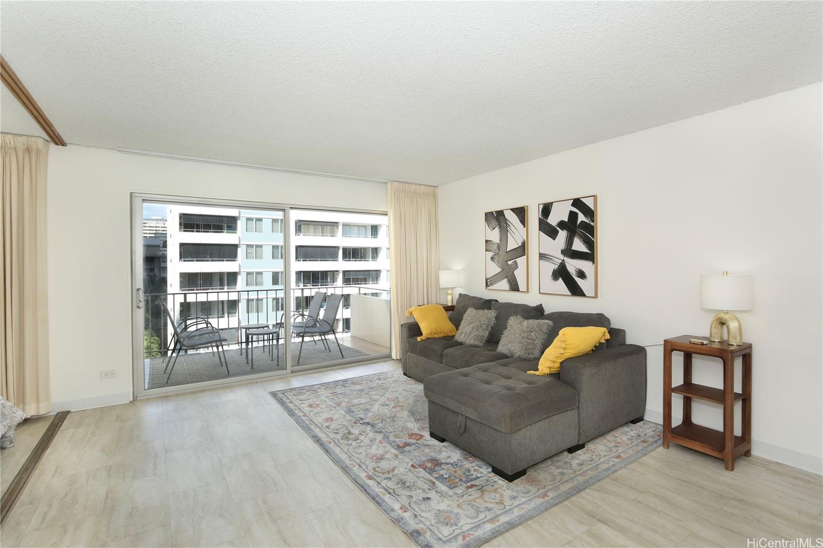 411 Kaiolu Street #703, Honolulu, HI 96815