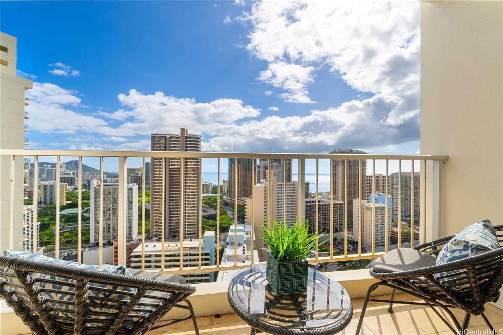 400 Hobron Lane #3009, Honolulu, HI 96815