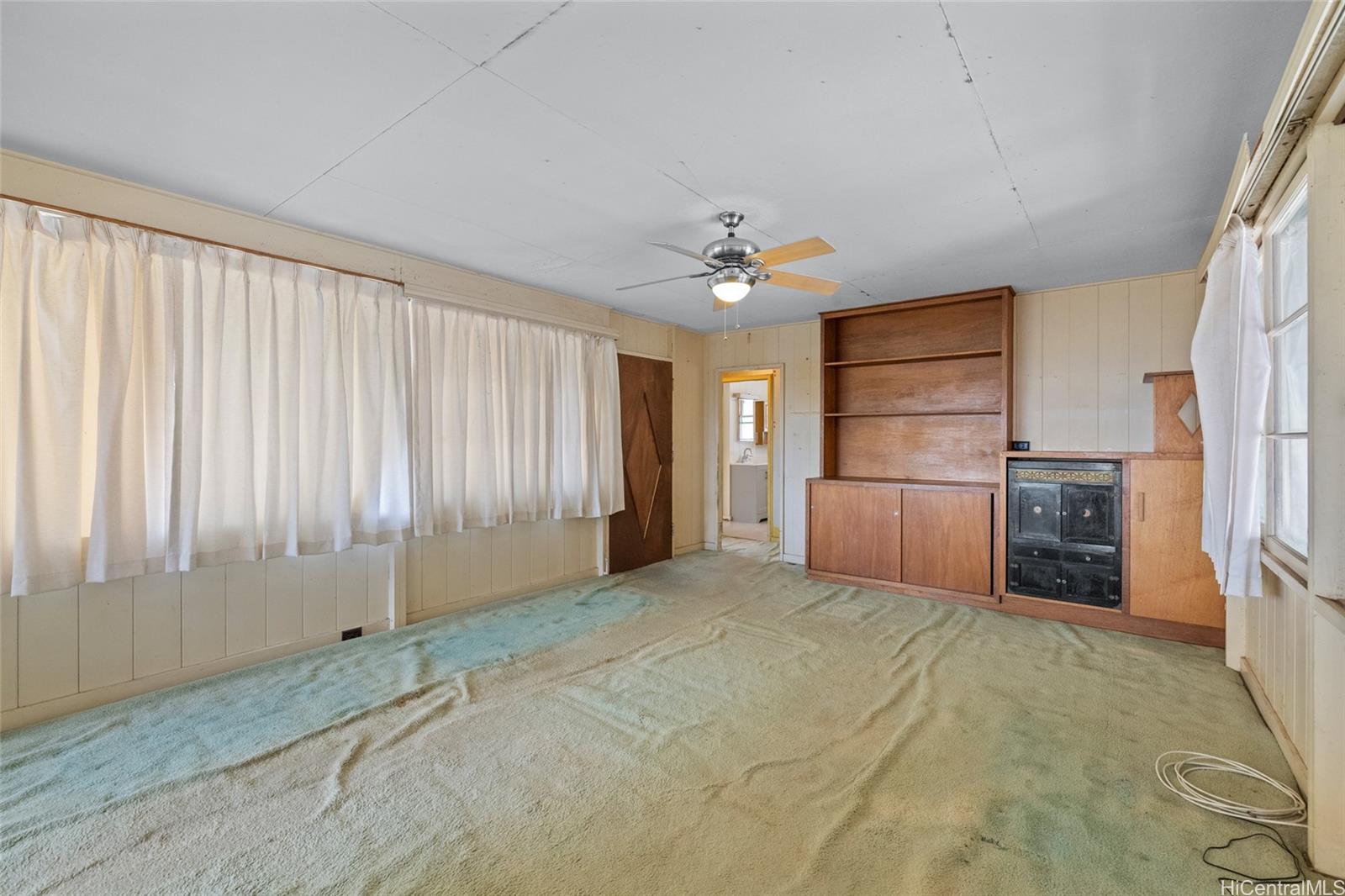 2452 Lakoloa Place Honolulu, HI 96819