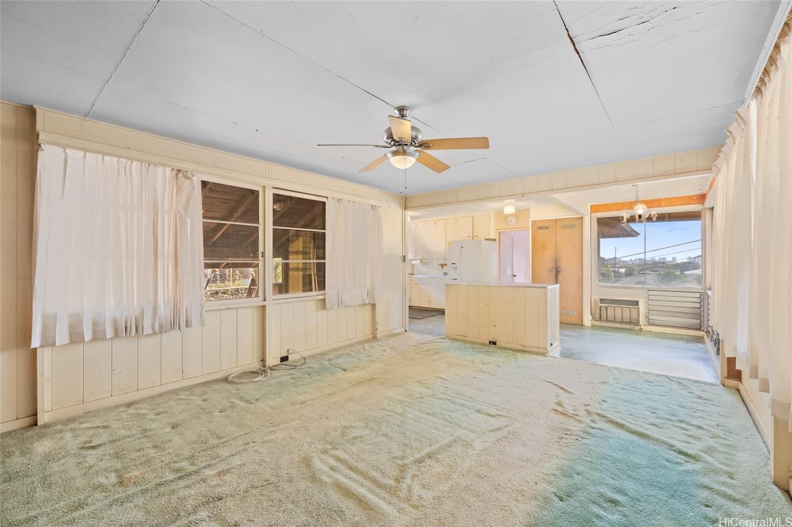 2452 Lakoloa Place Honolulu, HI 96819