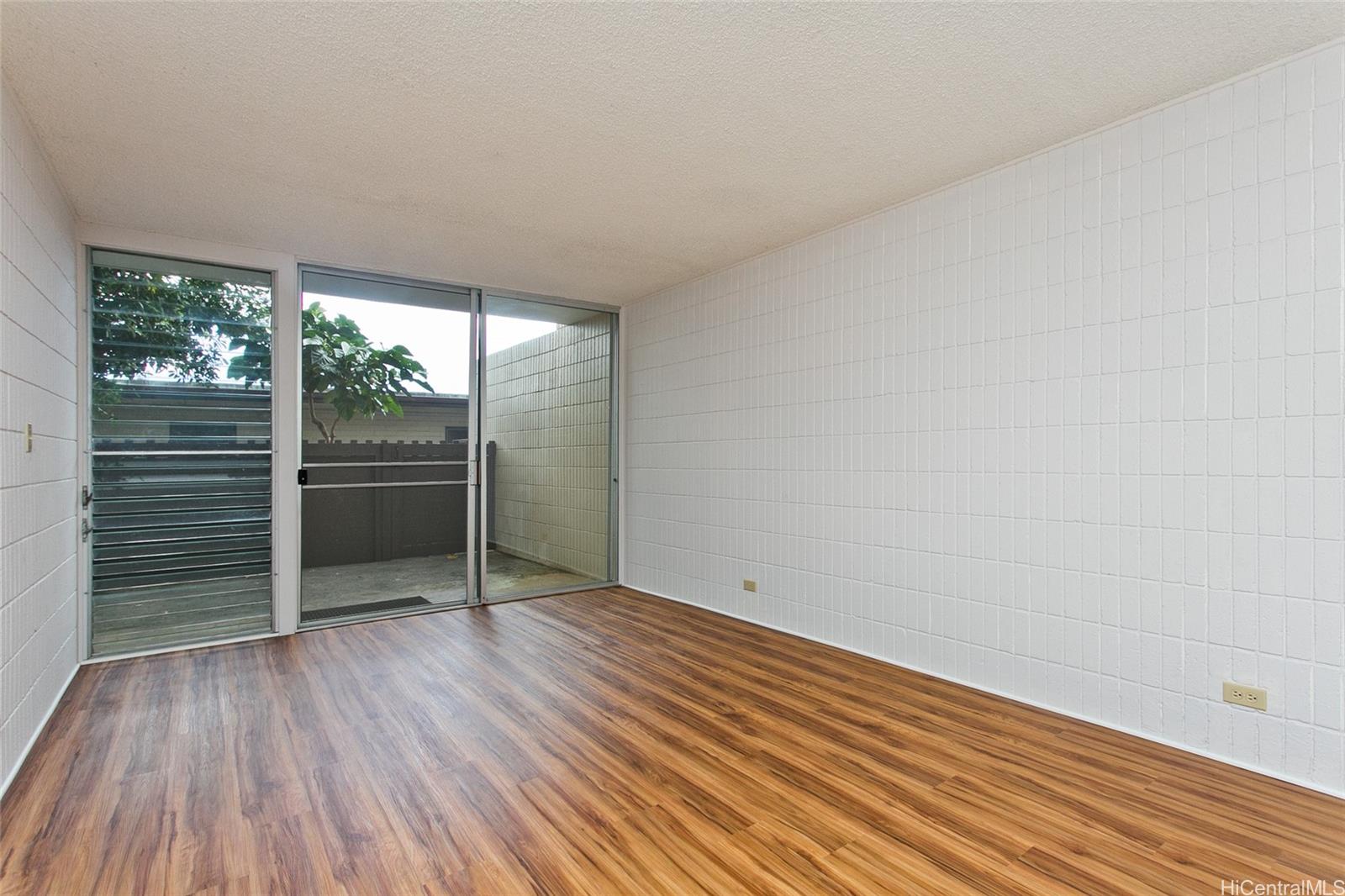 1524 Pensacola Street #1, Honolulu, HI 96822