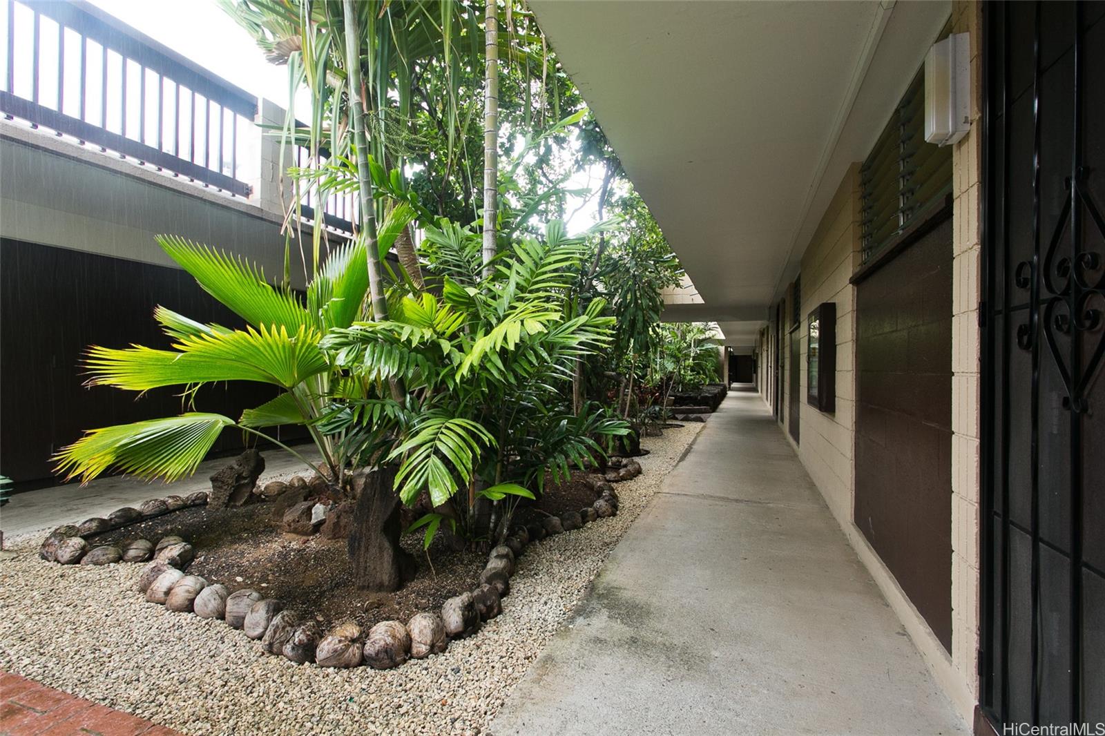 1524 Pensacola Street #1, Honolulu, HI 96822