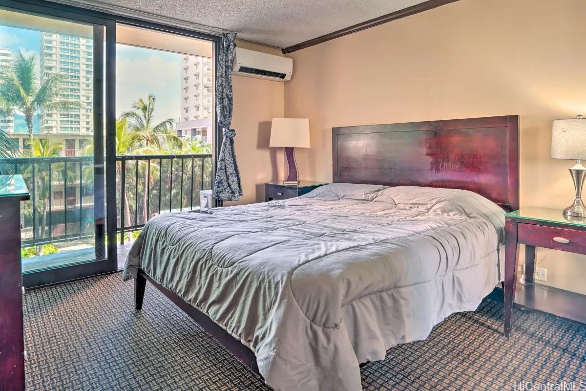 2425 Kuhio Avenue #404, Honolulu, HI 96815