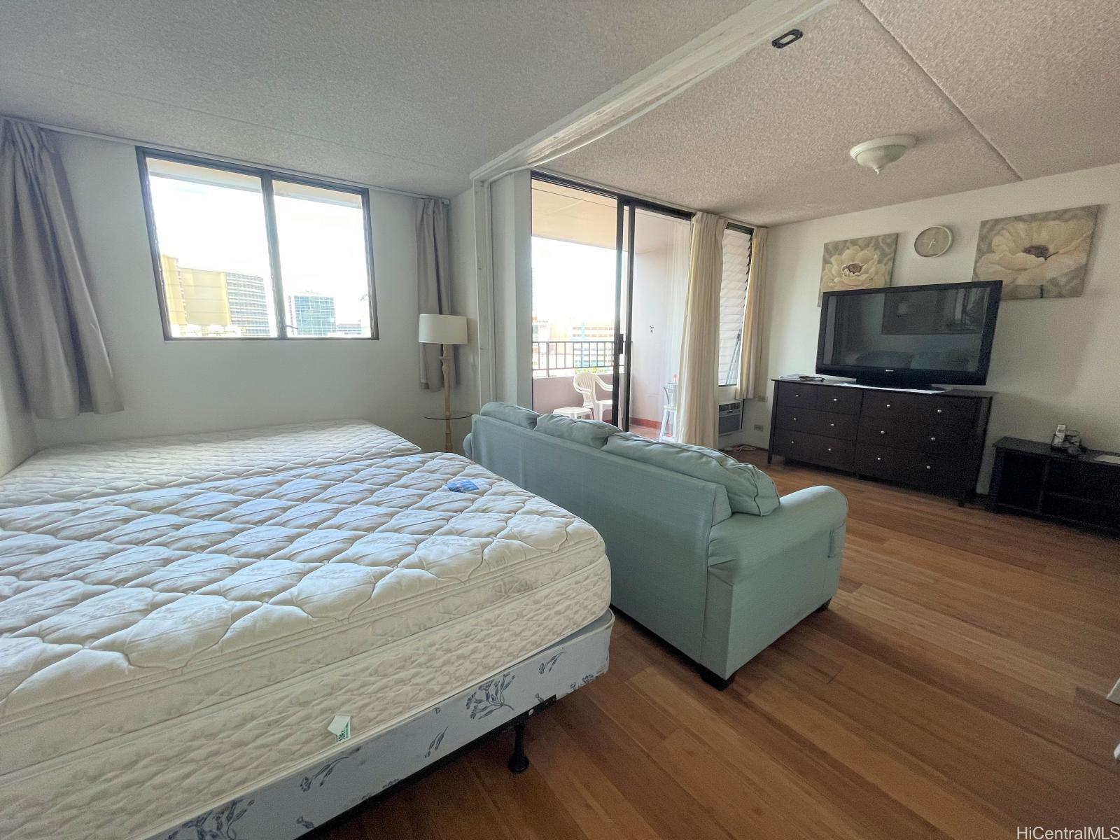 2240 Kuhio Avenue #1210, Honolulu, HI 96815