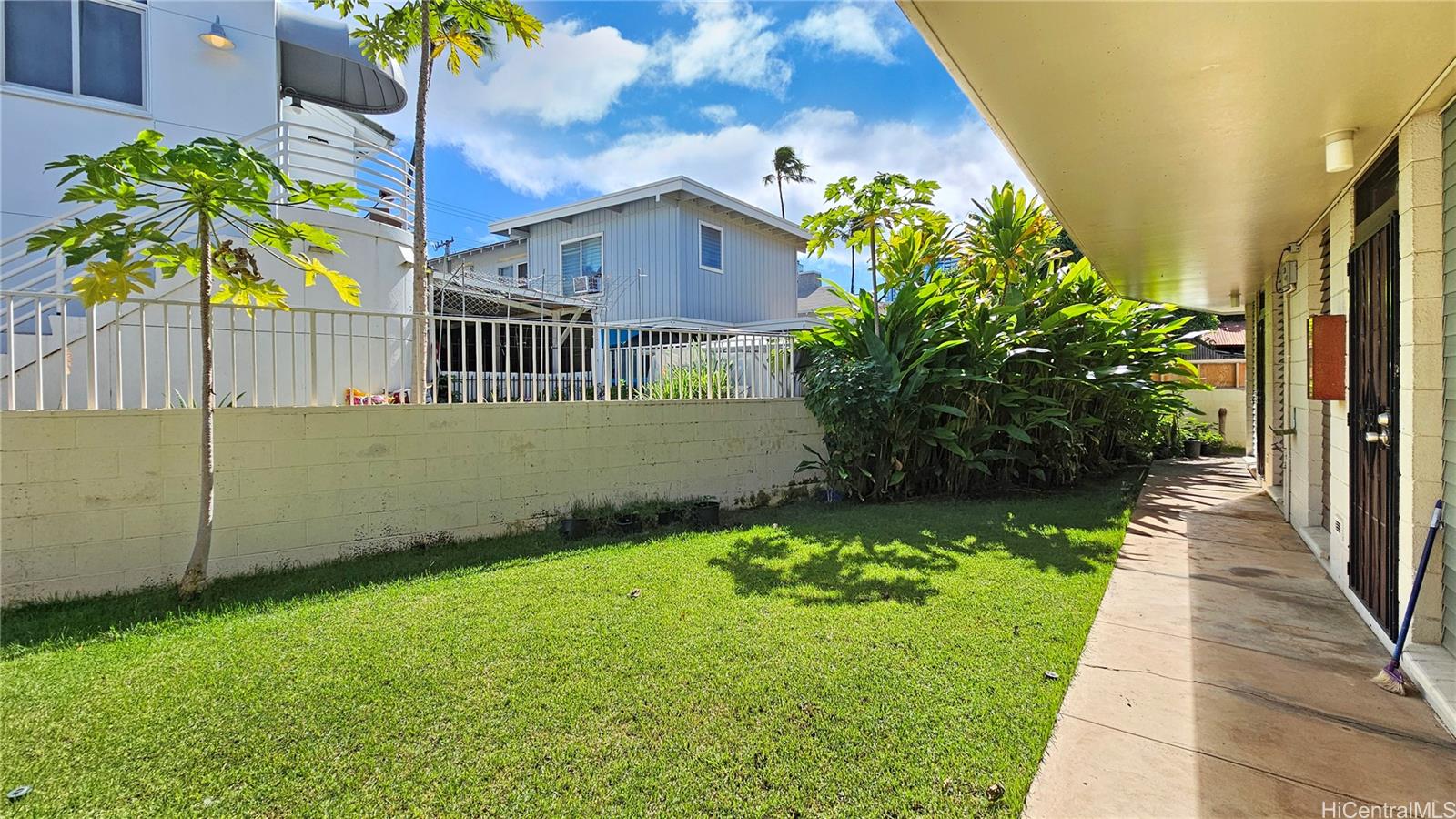 1749 Fern Street Honolulu, HI 96826