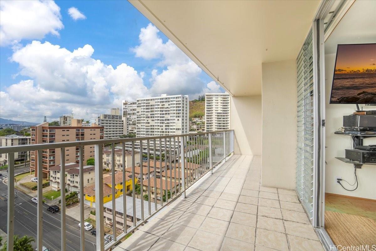 1420 Victoria Street #1504, Honolulu, HI 96822