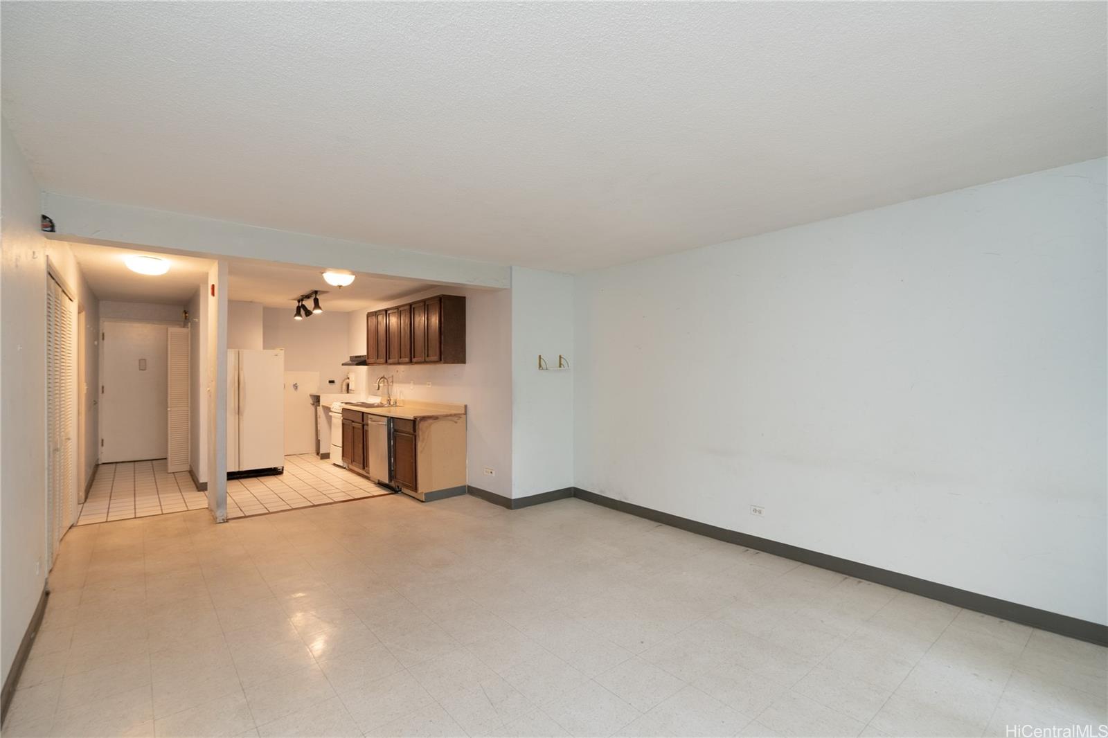 2222 Aloha Drive #401, Honolulu, HI 96815