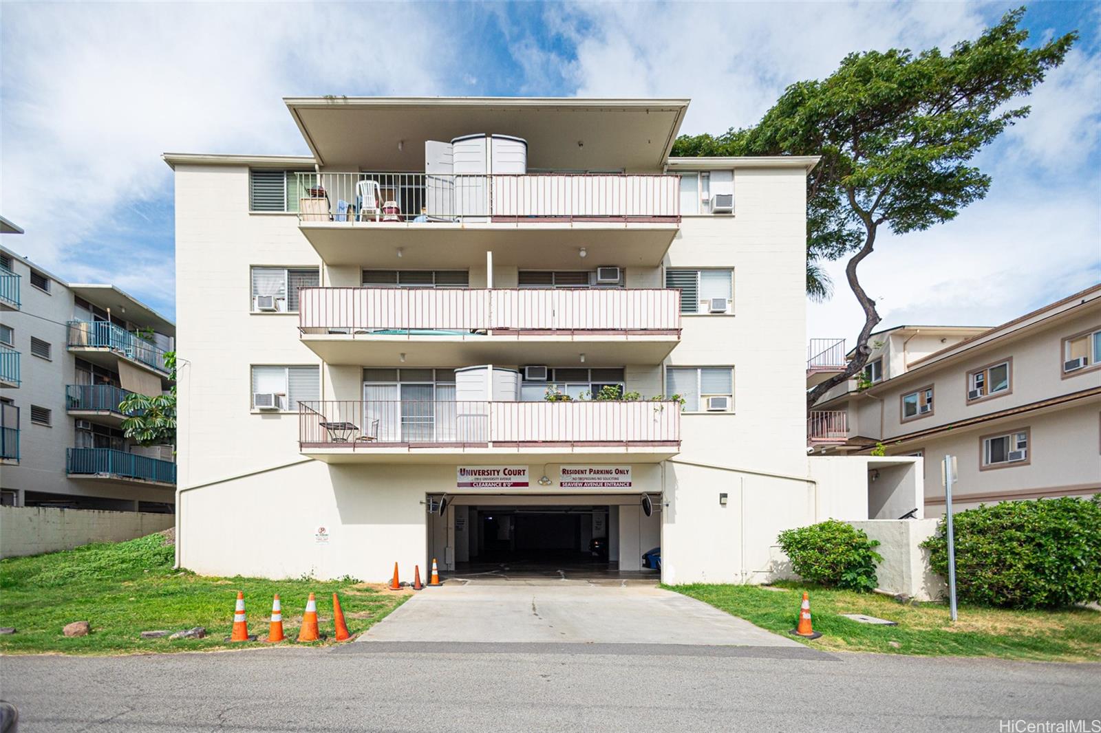 1914 University Avenue #409, Honolulu, HI 96822