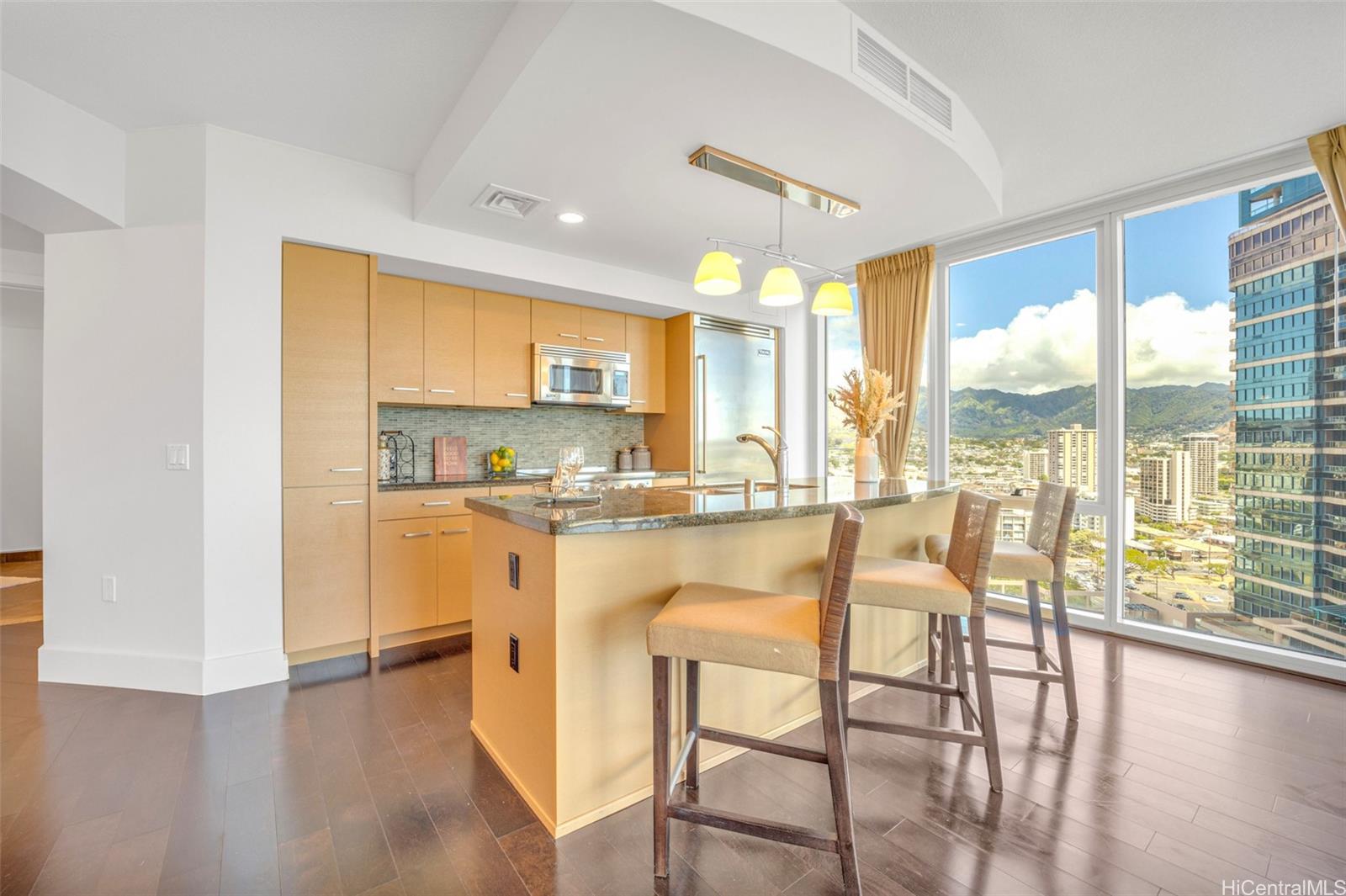 1837 Kalakaua Avenue #2104, Honolulu, HI 96815