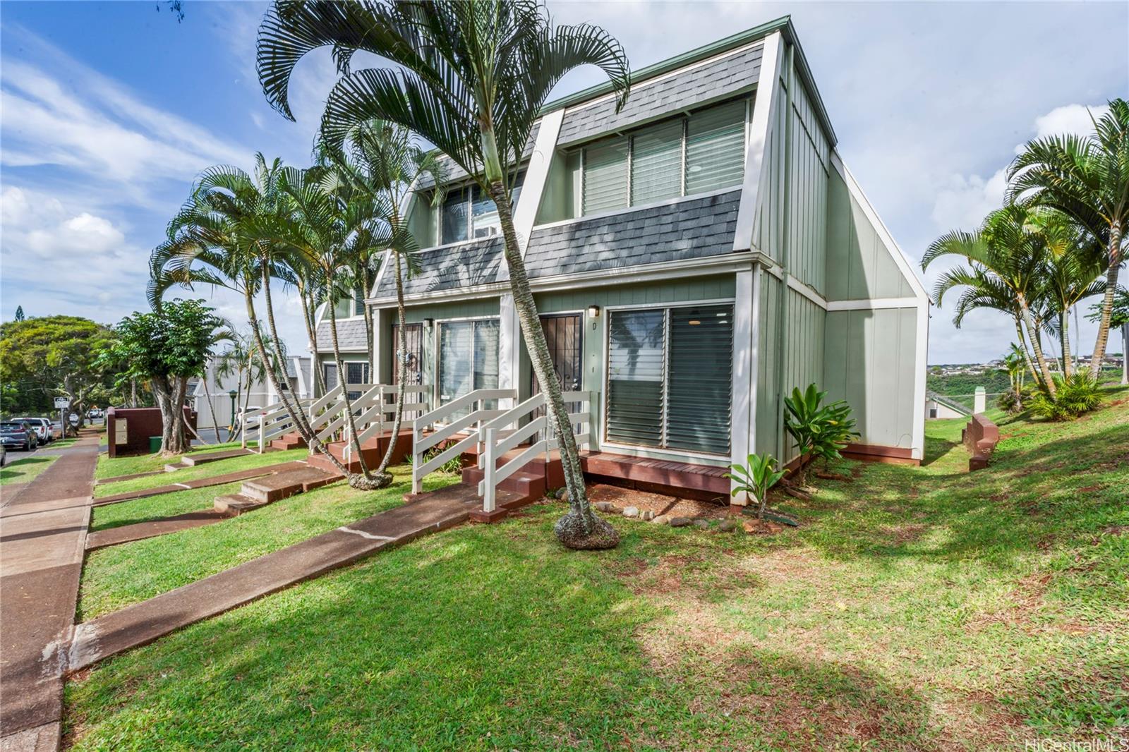 98-618 Kaonohi Street #D, Aiea, HI 96701