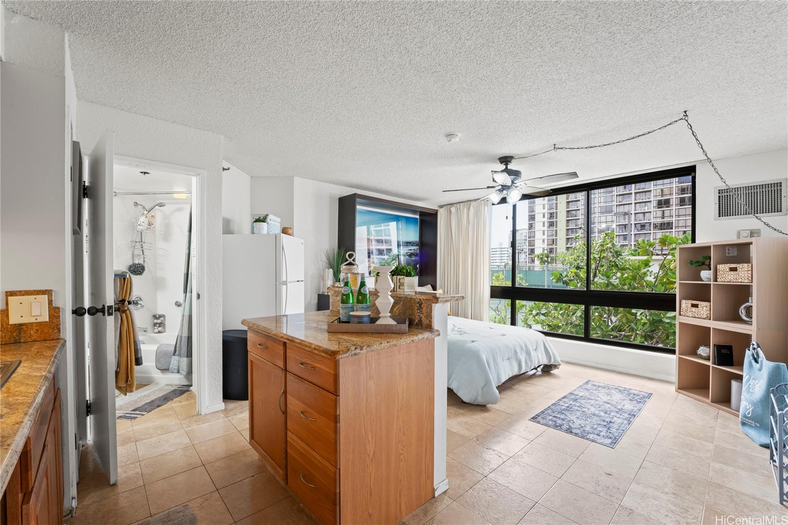 300 Wai Nani Way #I607, Honolulu, HI 96815