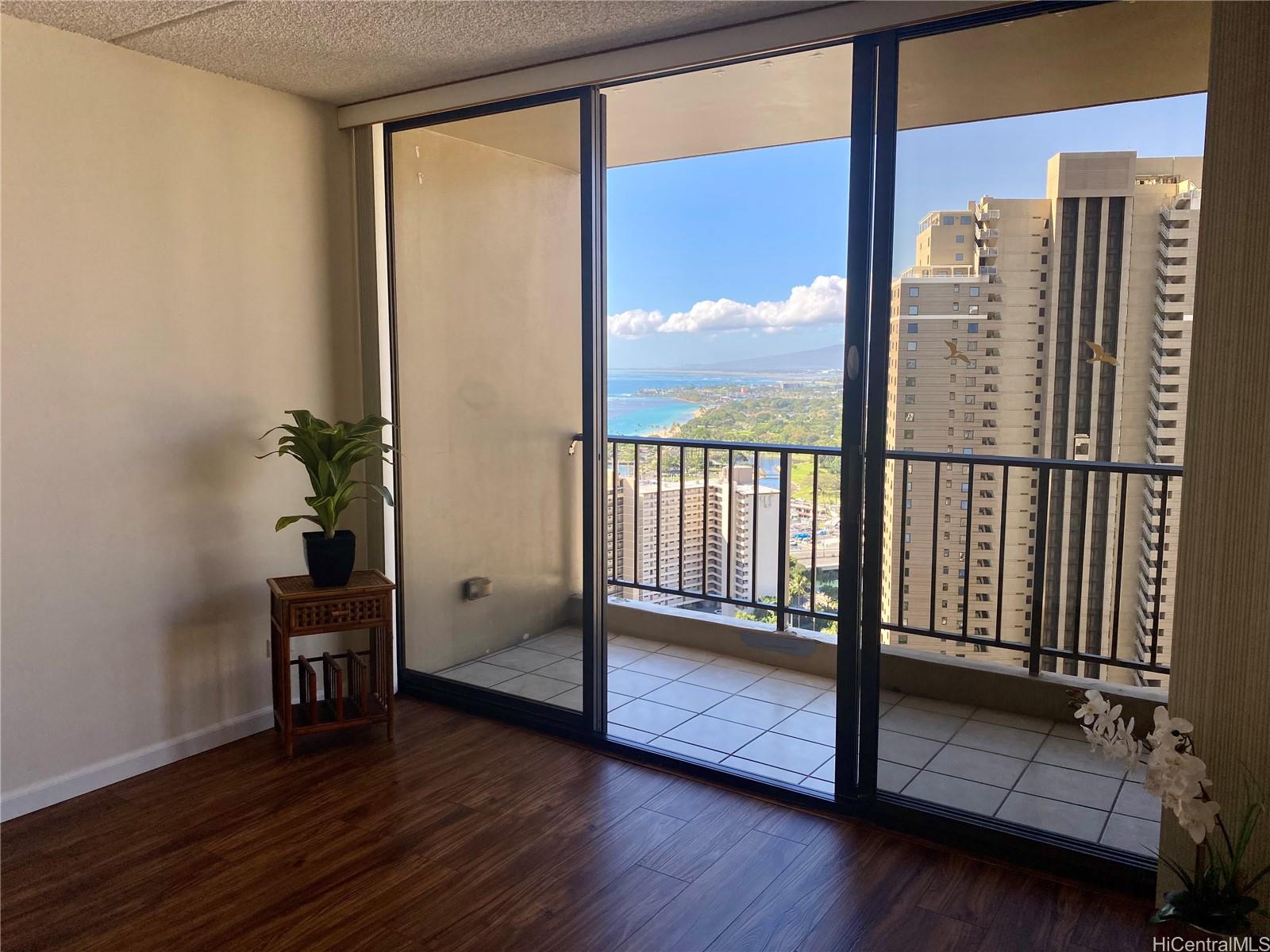 411 Hobron Lane #3212, Honolulu, HI 96815