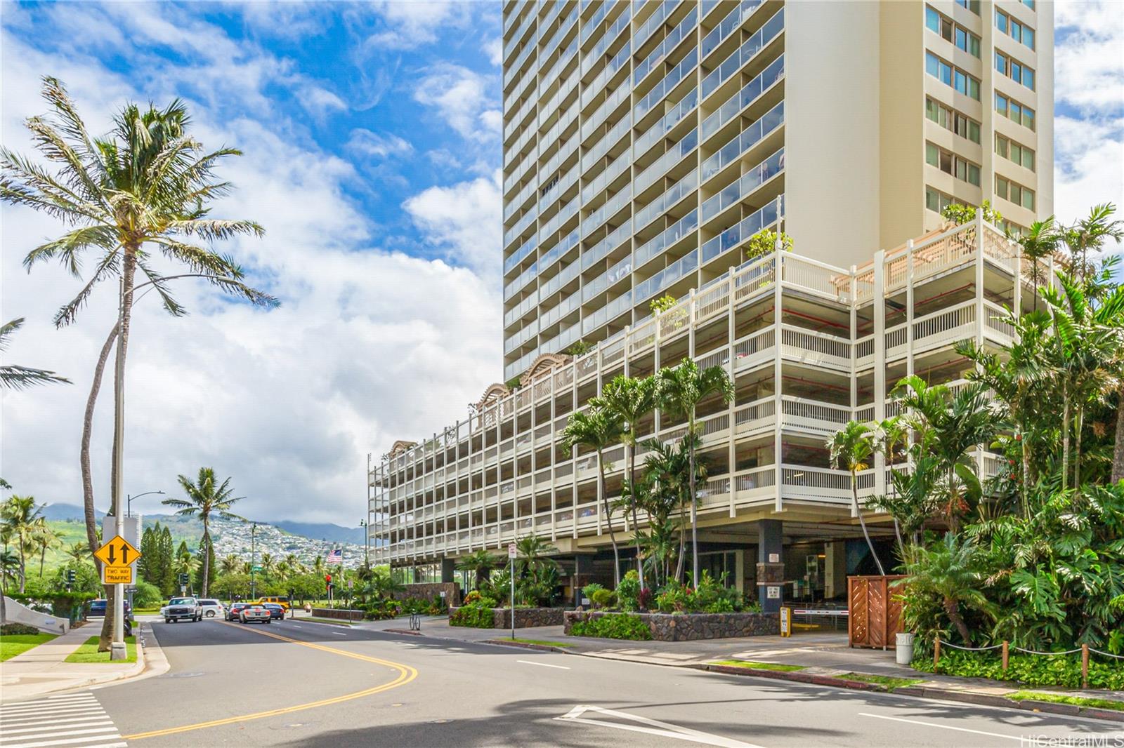 445 Seaside Avenue #2701, Honolulu, HI 96815