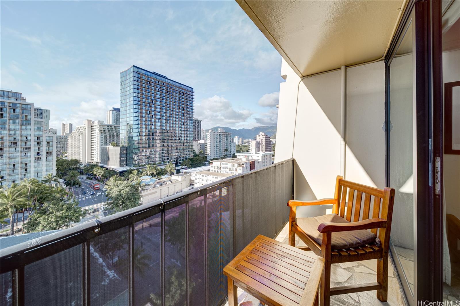 2425 Kuhio Avenue #1204, Honolulu, HI 96815