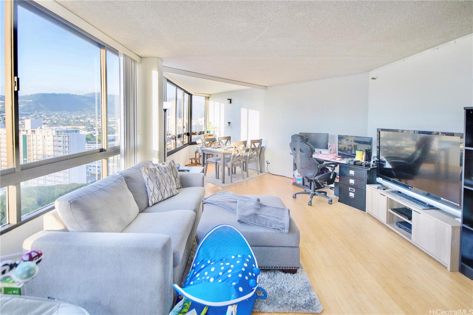 2499 Kapiolani Boulevard #1500, Honolulu, HI 96826