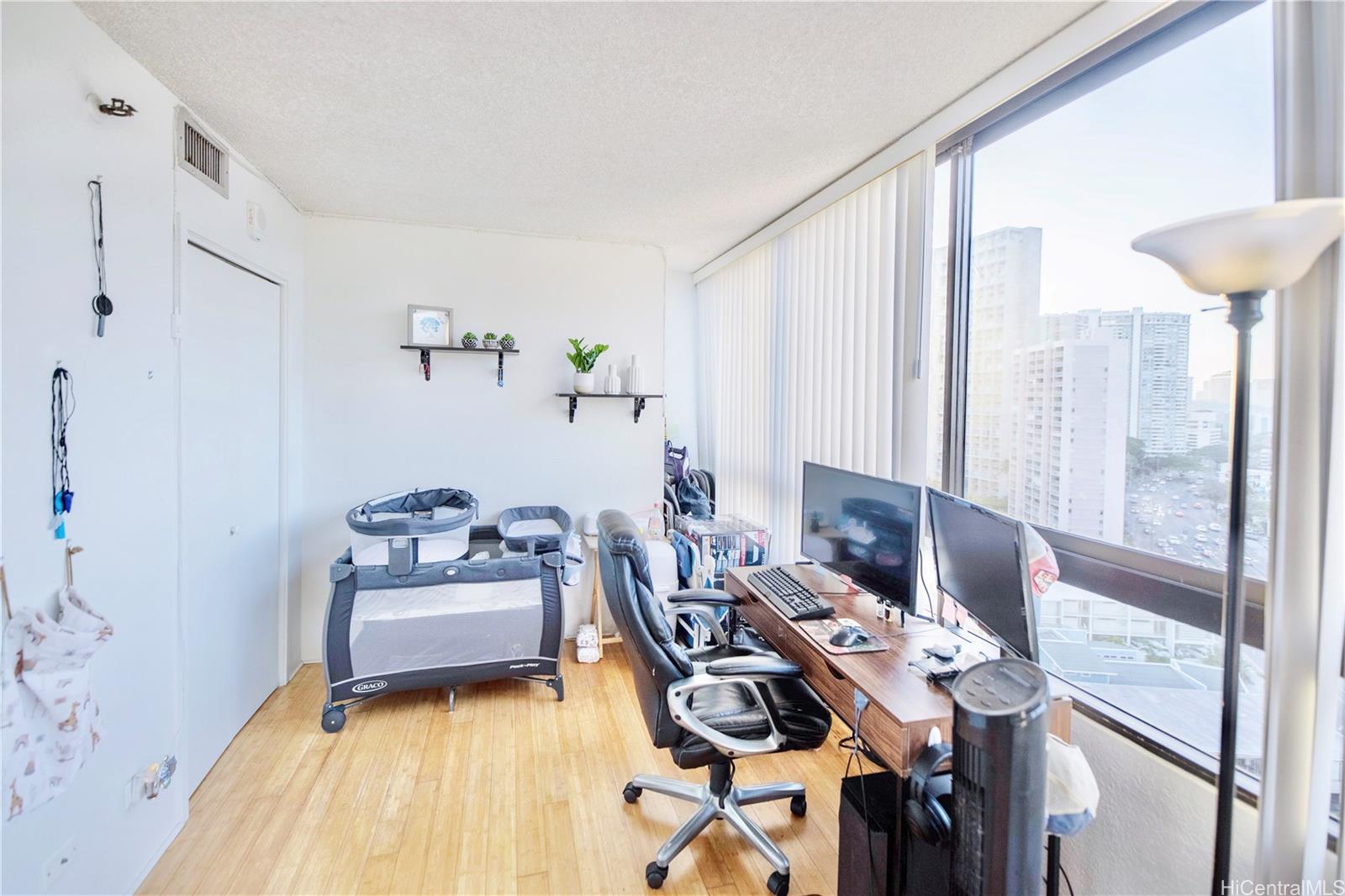 2499 Kapiolani Boulevard #1500, Honolulu, HI 96826