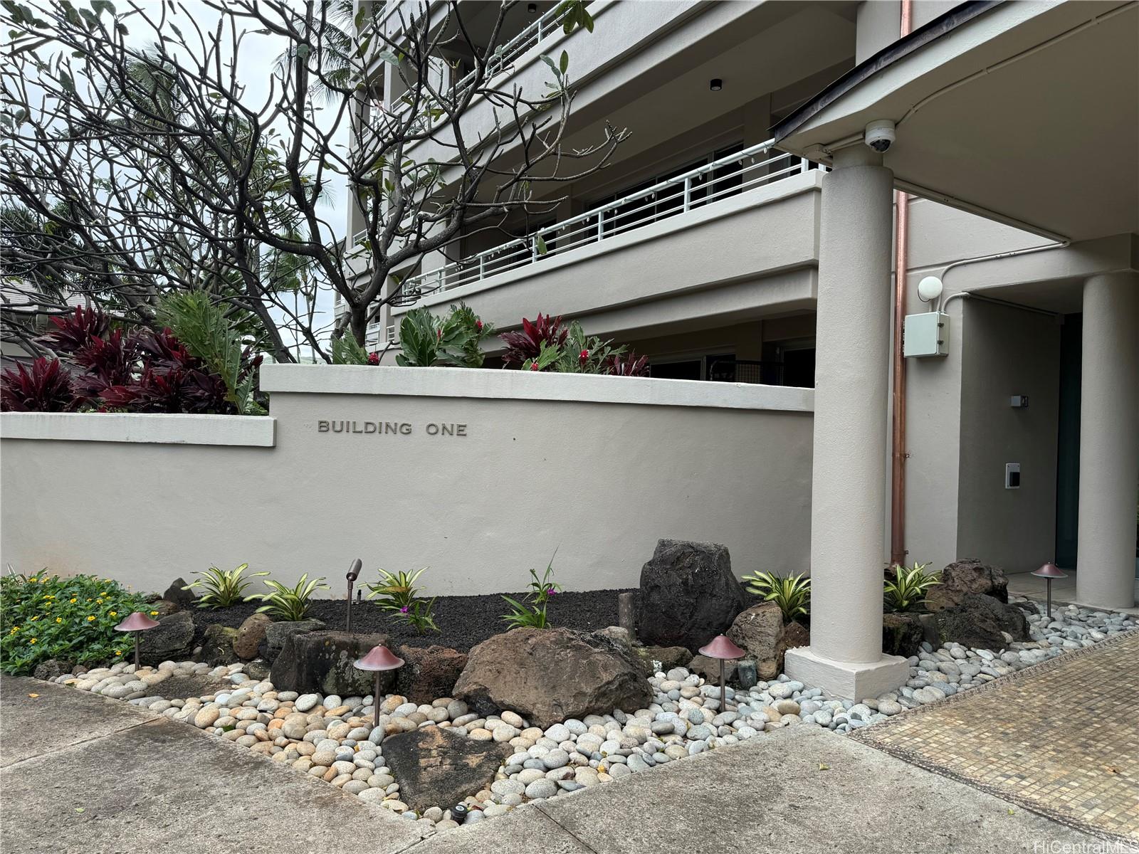 1 Keahole Place #1409, Honolulu, HI 96825