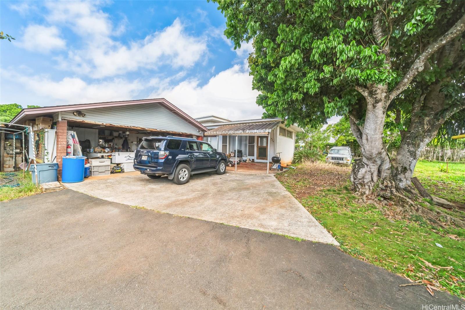 32 Hauola Avenue Wahiawa, HI 96786