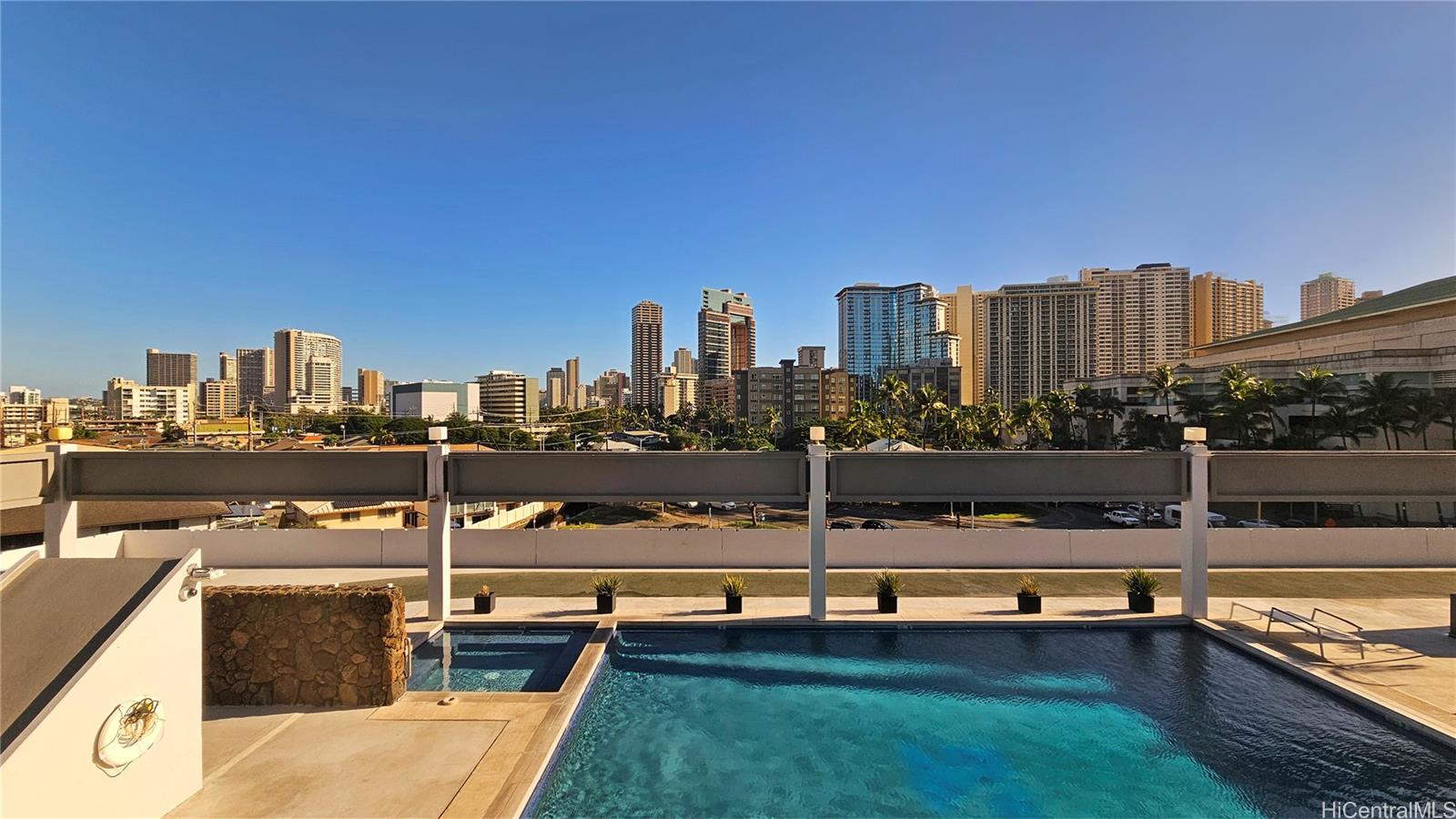 1750 Kalakaua Avenue #606, Honolulu, HI 96826