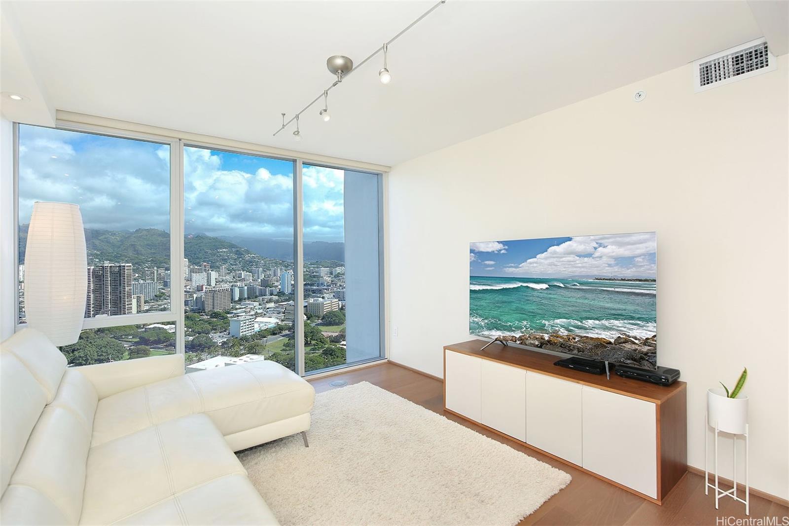 888 Kapiolani Boulevard #3801, Honolulu, HI 96813