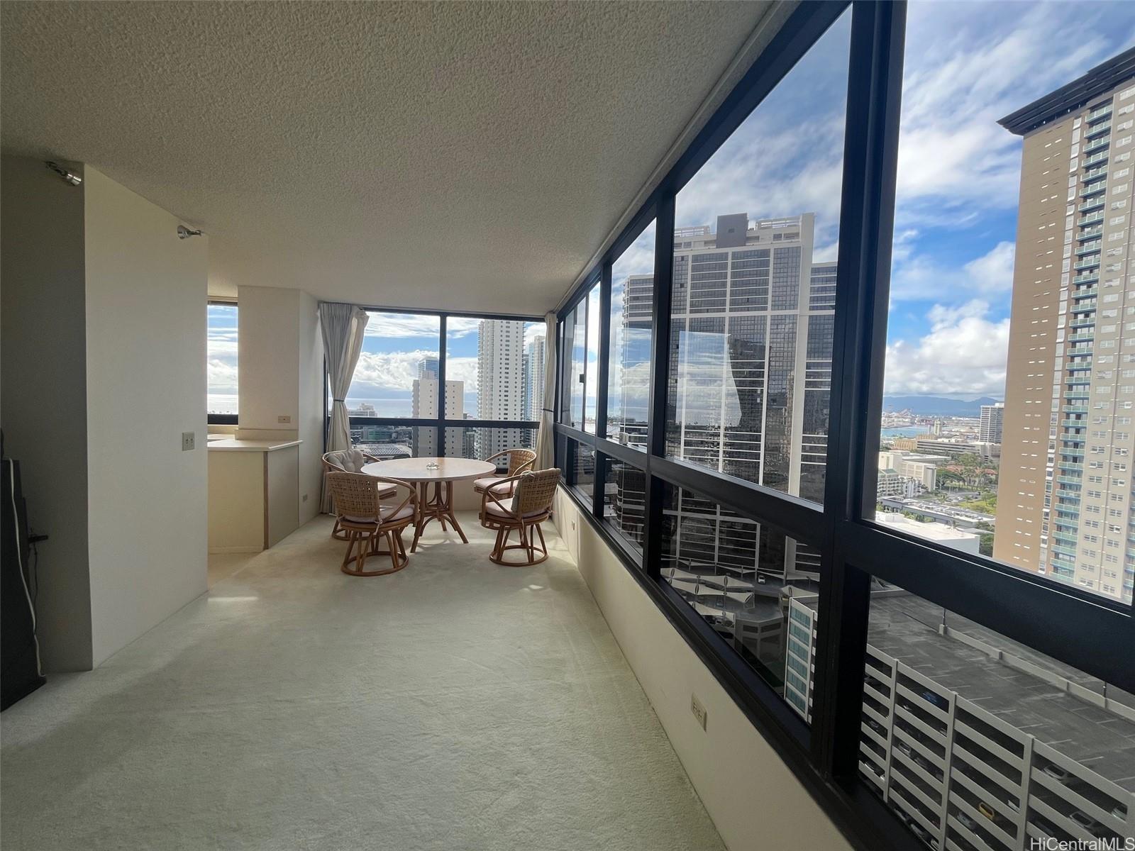 876 Curtis Street #2706, Honolulu, HI 96813