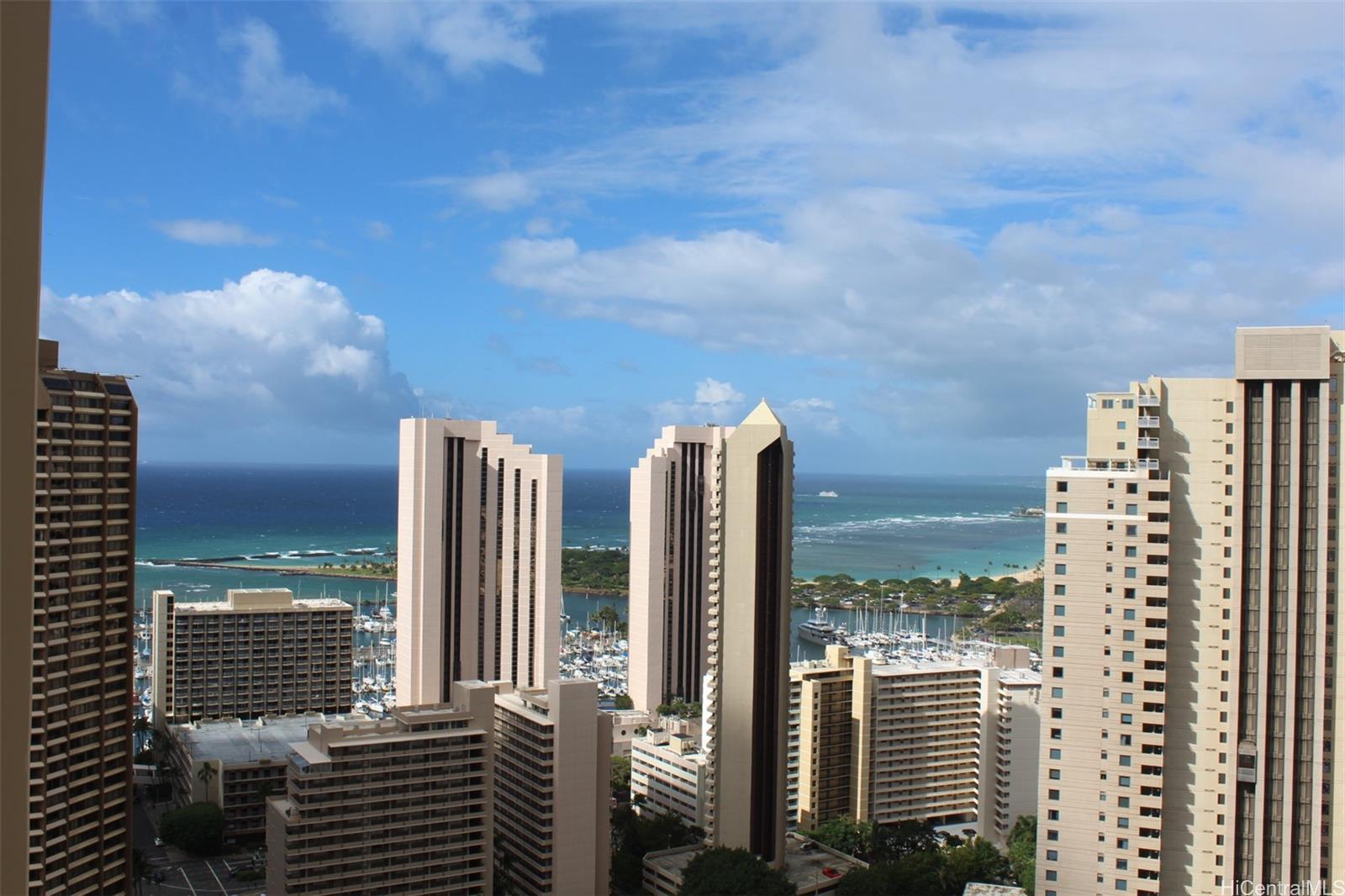 411 Hobron Lane #3702, Honolulu, HI 96815