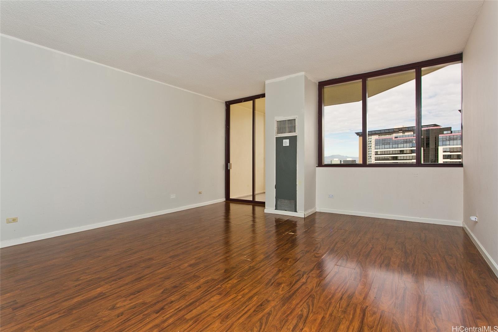 725 Kapiolani Boulevard #3304, Honolulu, HI 96813