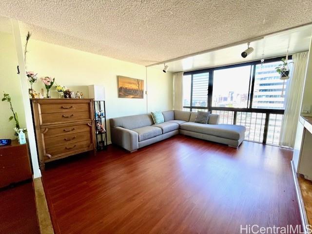 1420 Victoria Street #1404, Honolulu, HI 96822