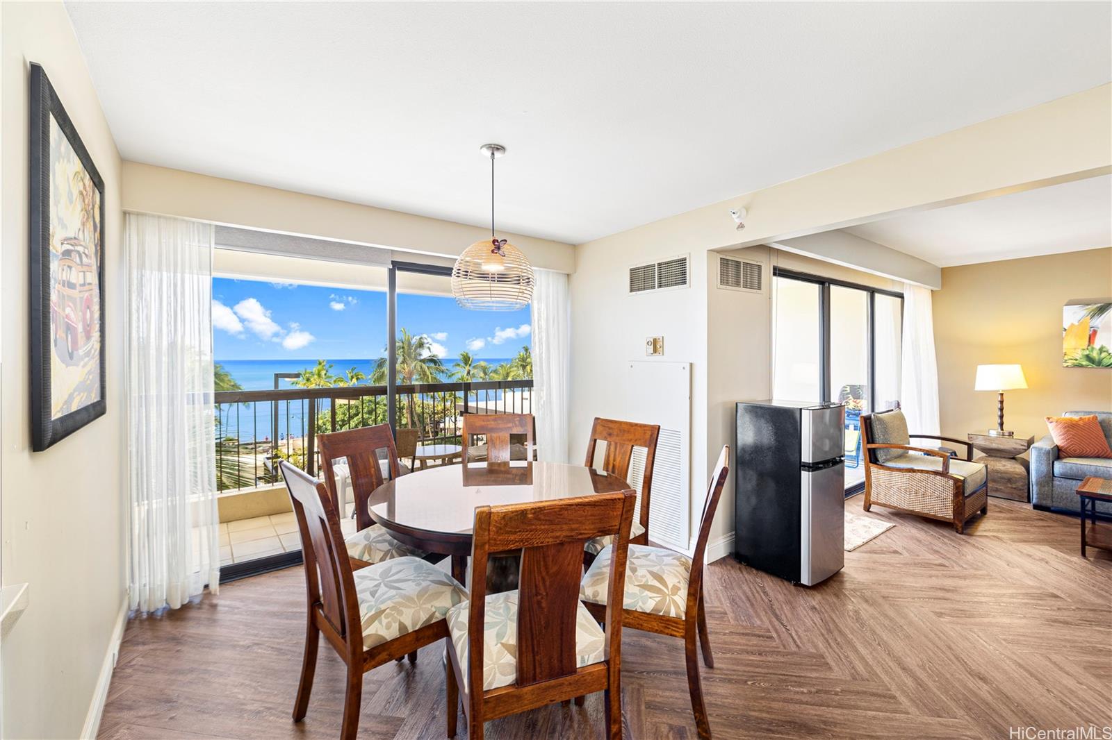 2470 Kalakaua Avenue #501, Honolulu, HI 96815