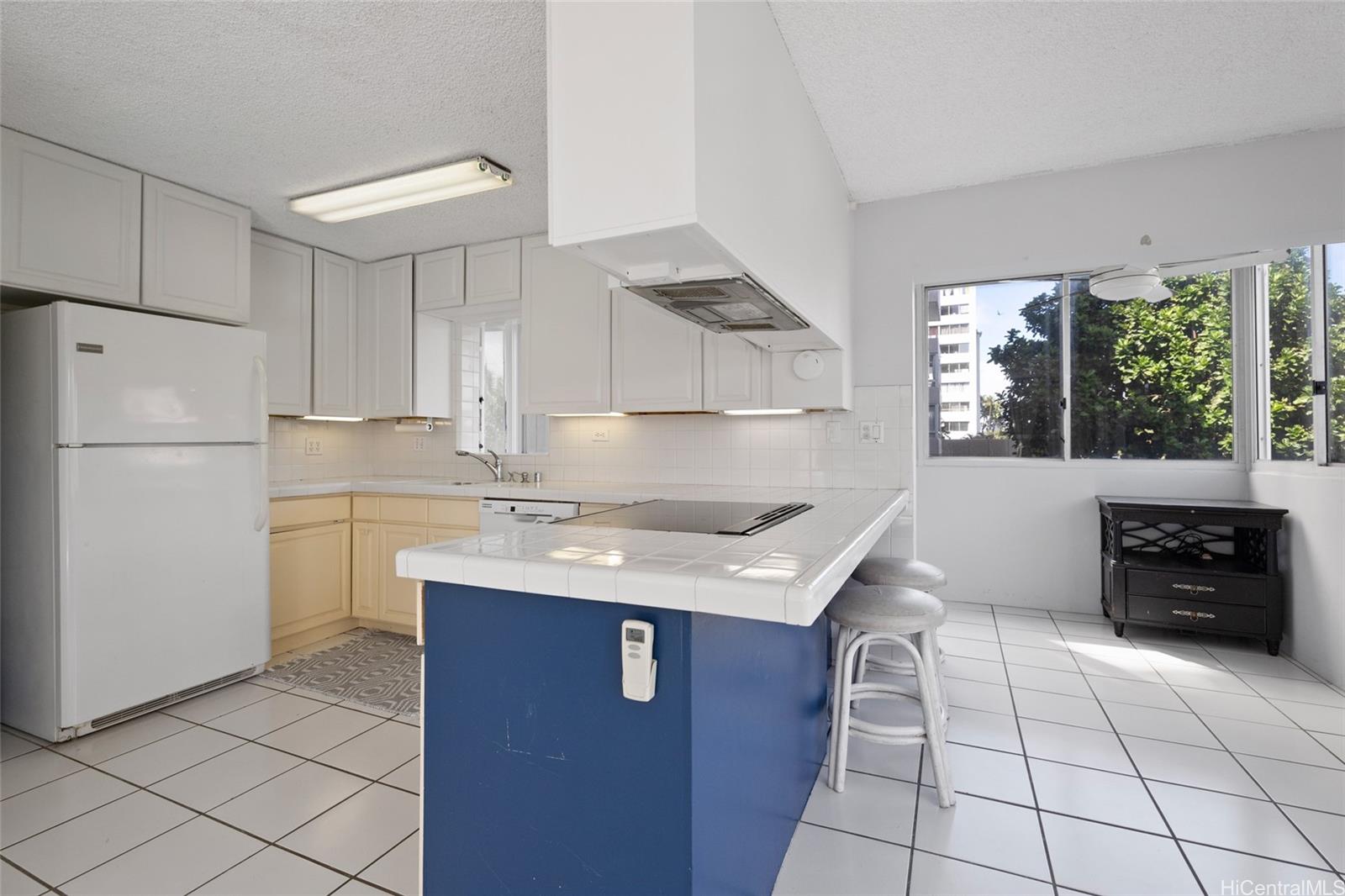 2547 Ala Wai Boulevard #202, Honolulu, HI 96815