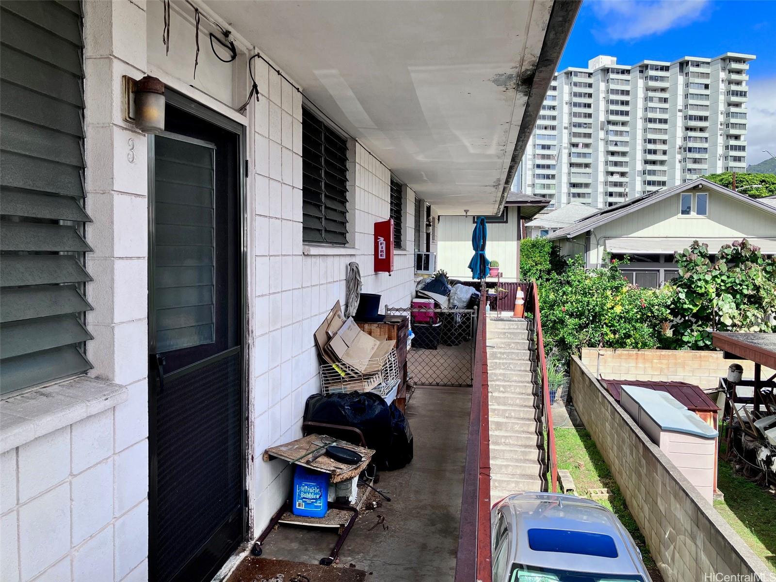 1072 Kinau Street Honolulu, HI 96814