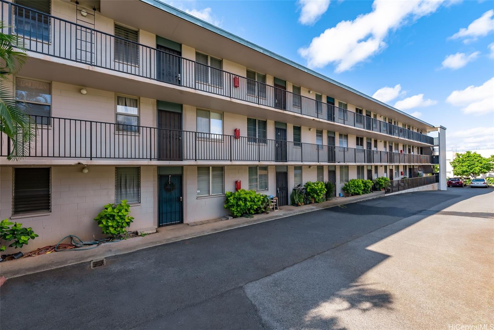 3370 Salt Lake Boulevard #301, Honolulu, HI 96818