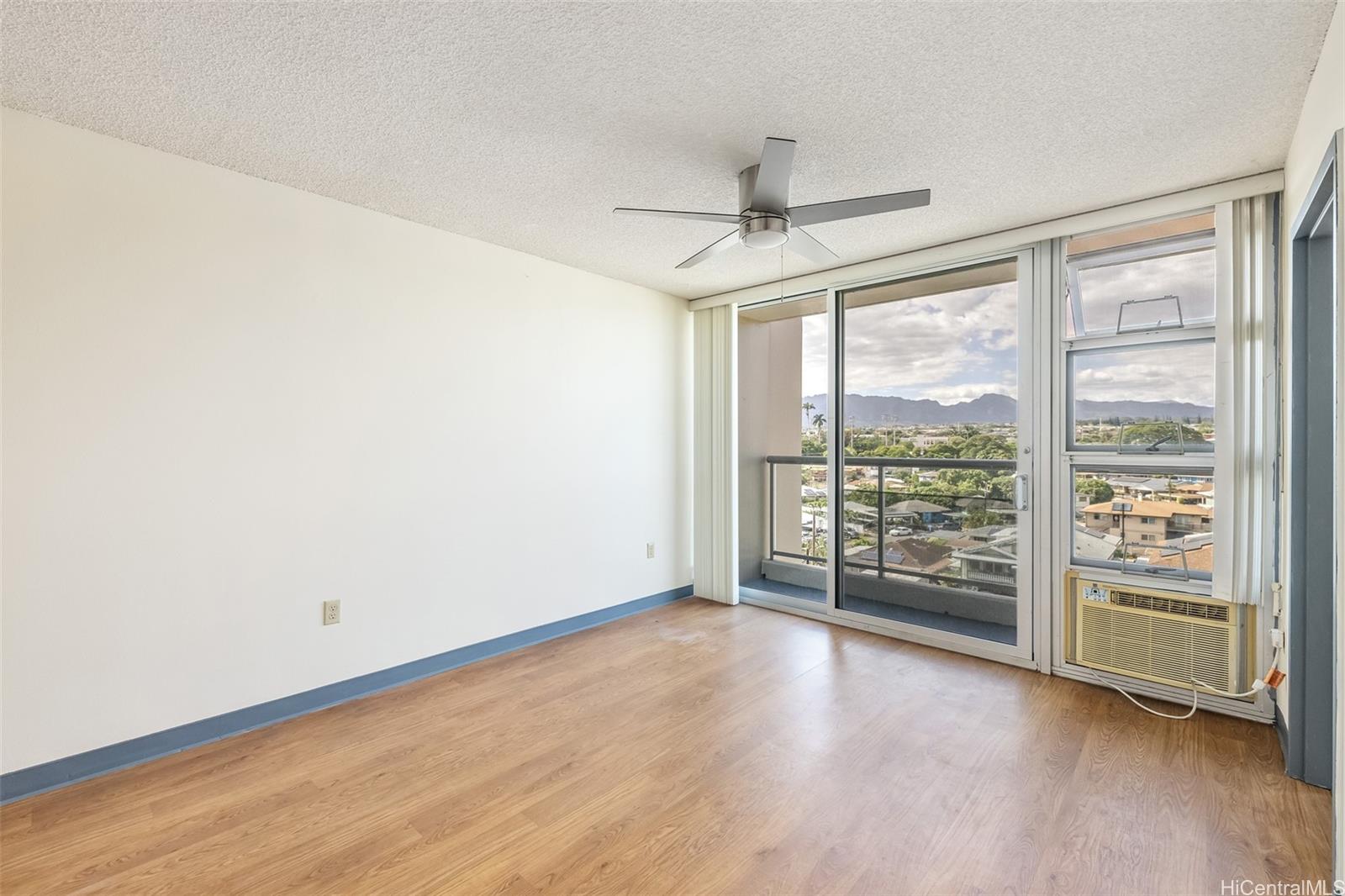 94-979 Kauolu Place #812, Waipahu, HI 96797