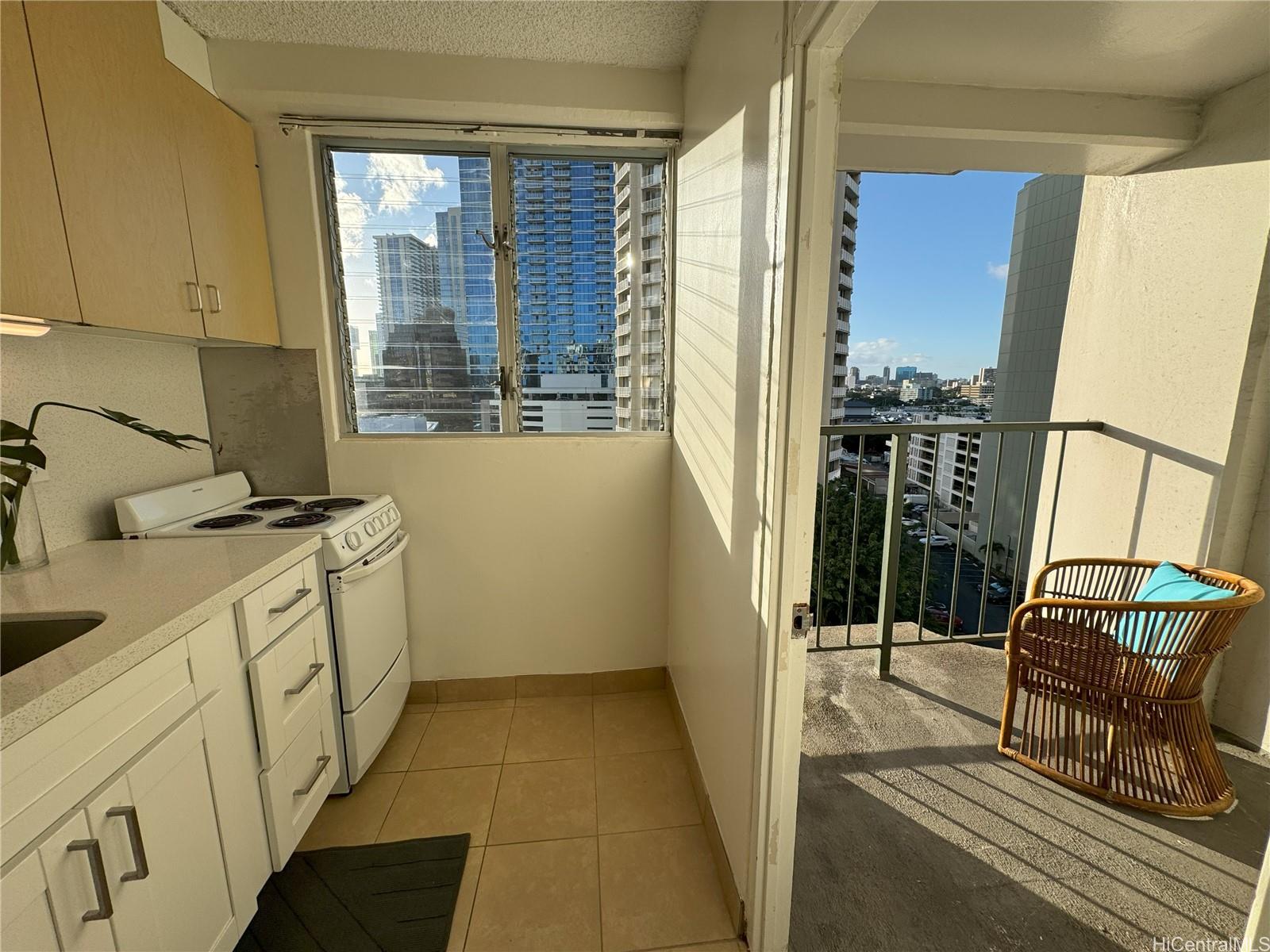 747 Amana Street #902, Honolulu, HI 96814