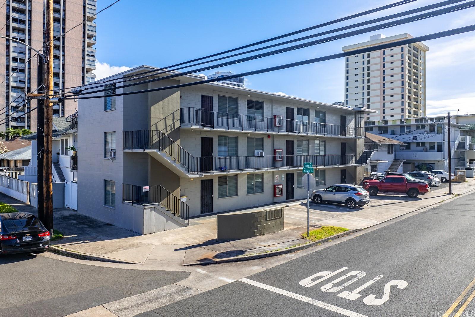 2106 Fern Street Honolulu, HI 96826