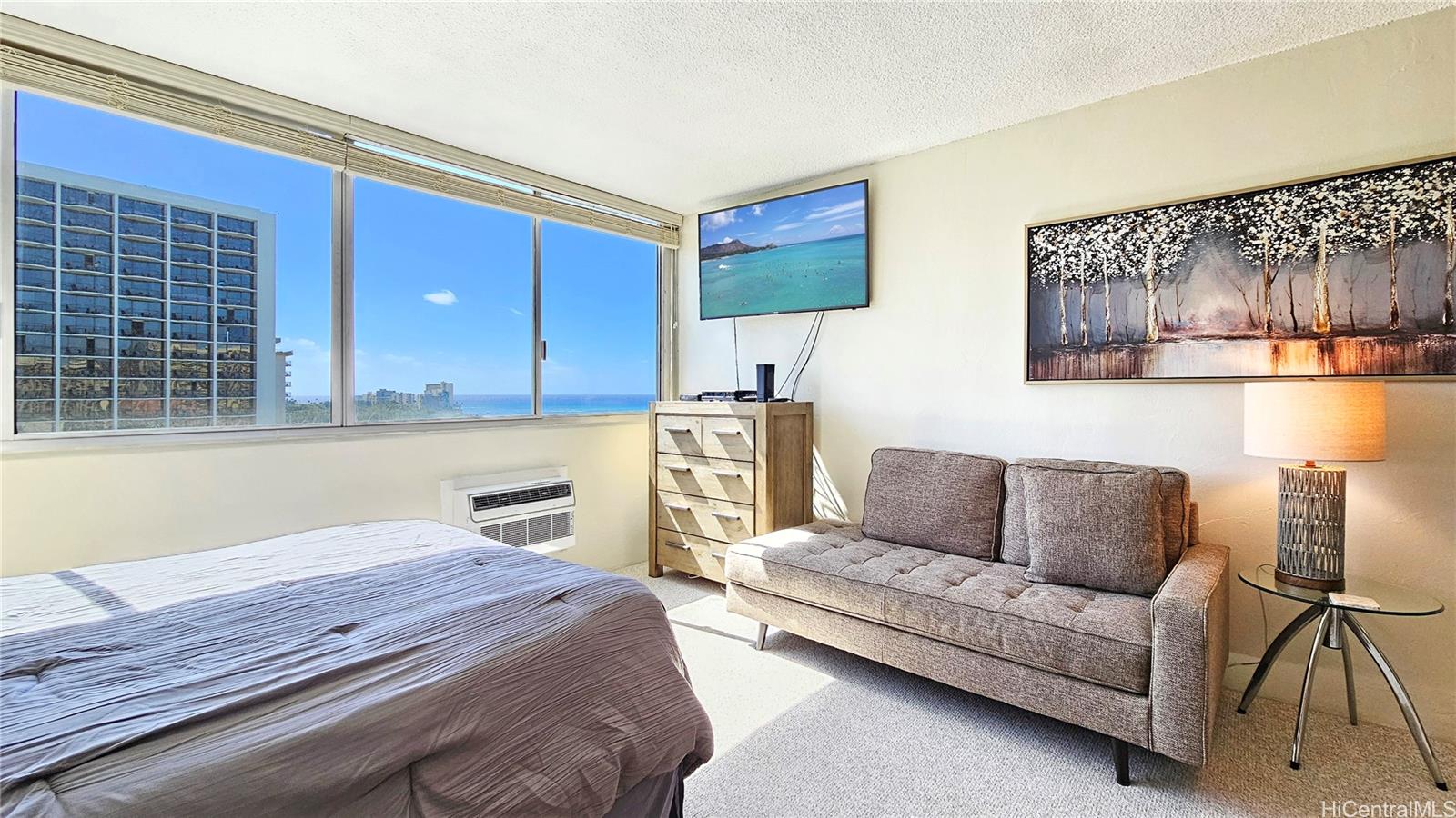 2500 Kalakaua Avenue #1606, Honolulu, HI 96815