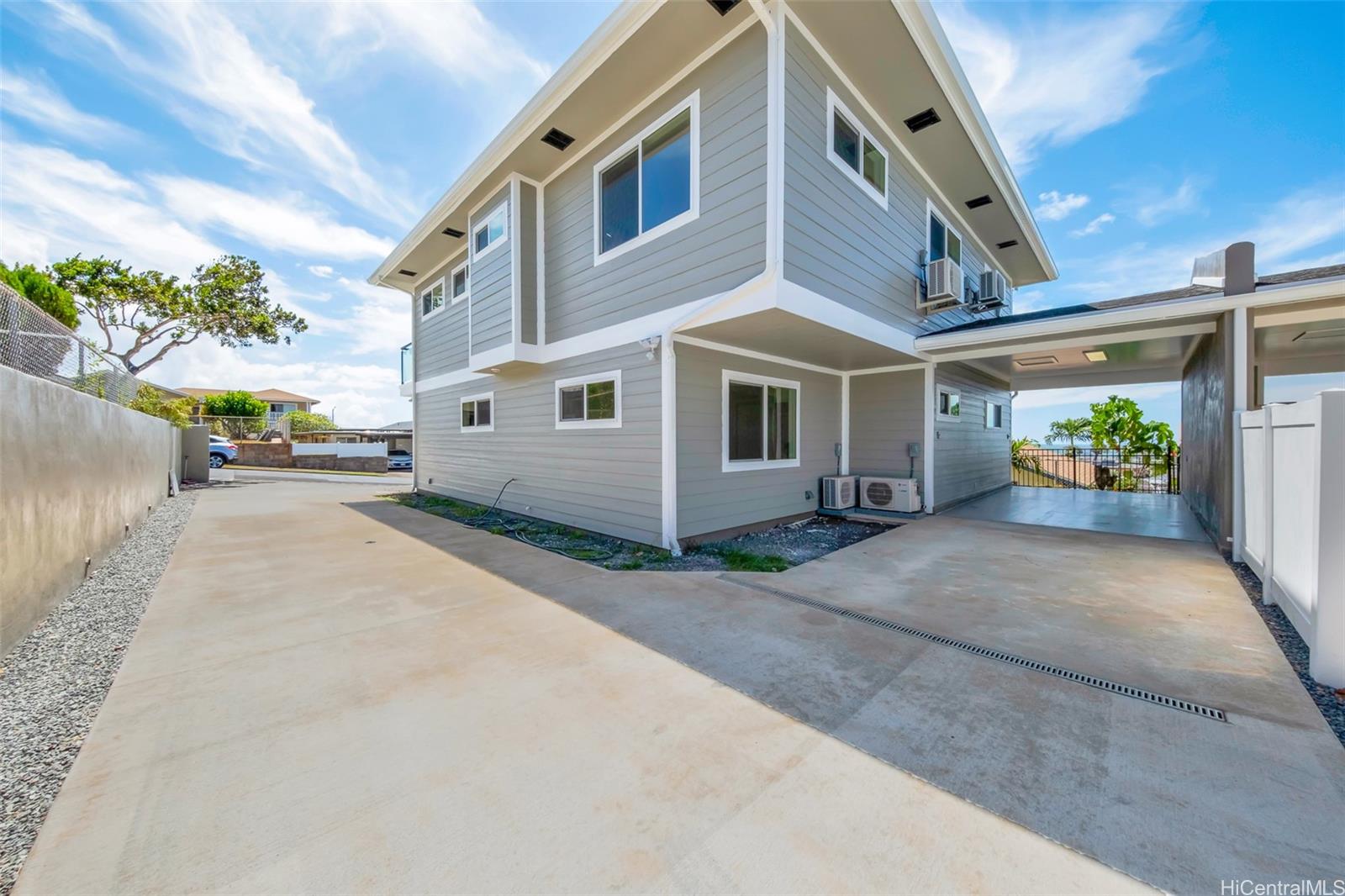 1652 Puananala Street Pearl City, HI 96782