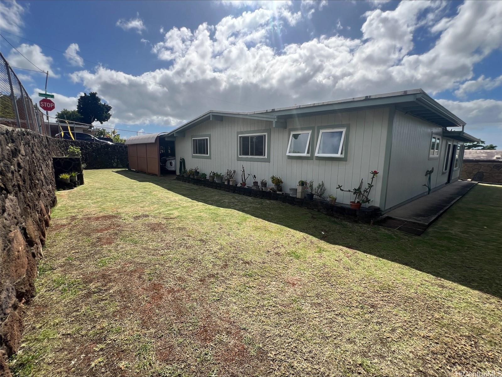 2212 Amikuku Place Pearl City, HI 96782