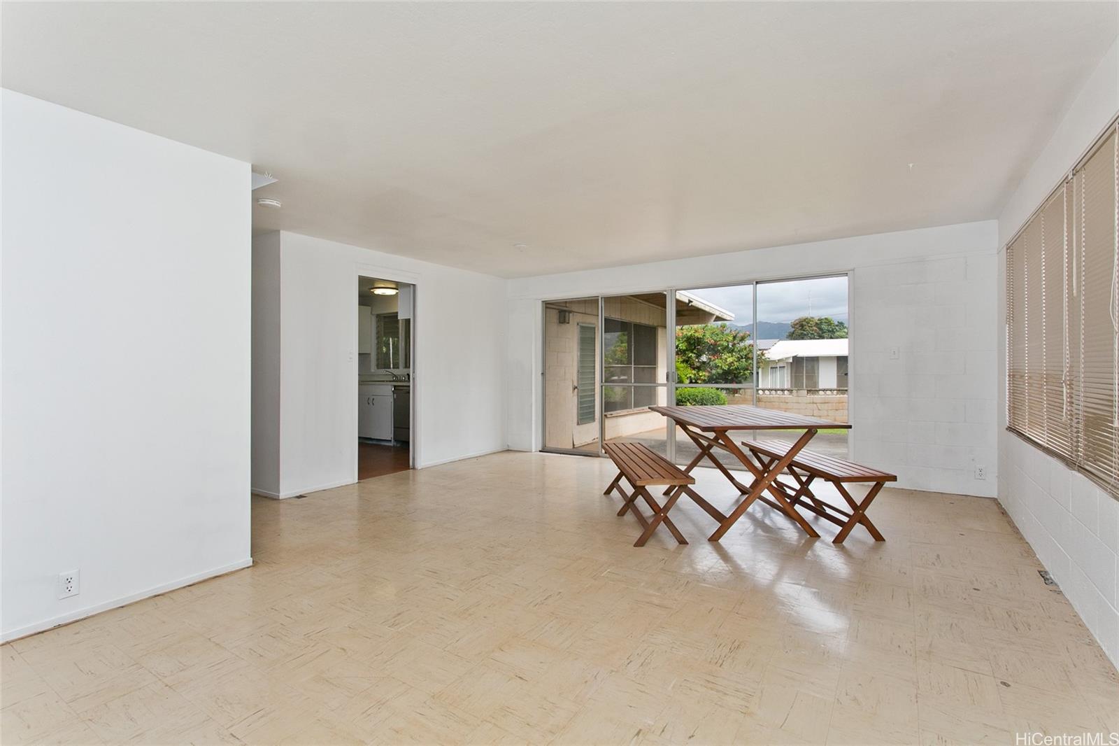 4318 Piikea Place Honolulu, HI 96818