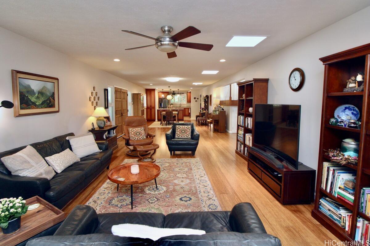 1205 Aloha Oe Drive Kailua, HI 96734