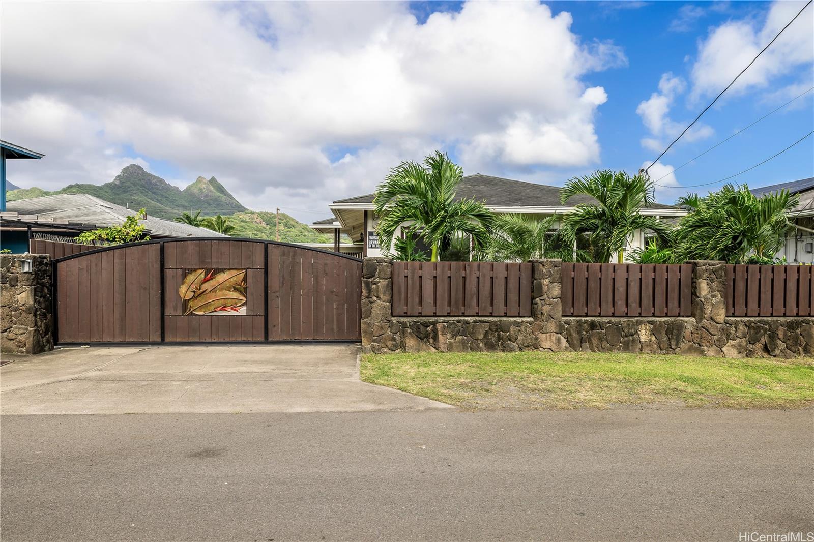 41-569 Poalima Street Waimanalo, HI 96795