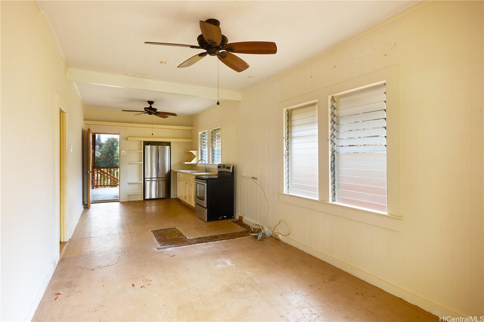 58-111 Kaunala Street Haleiwa, HI 96712