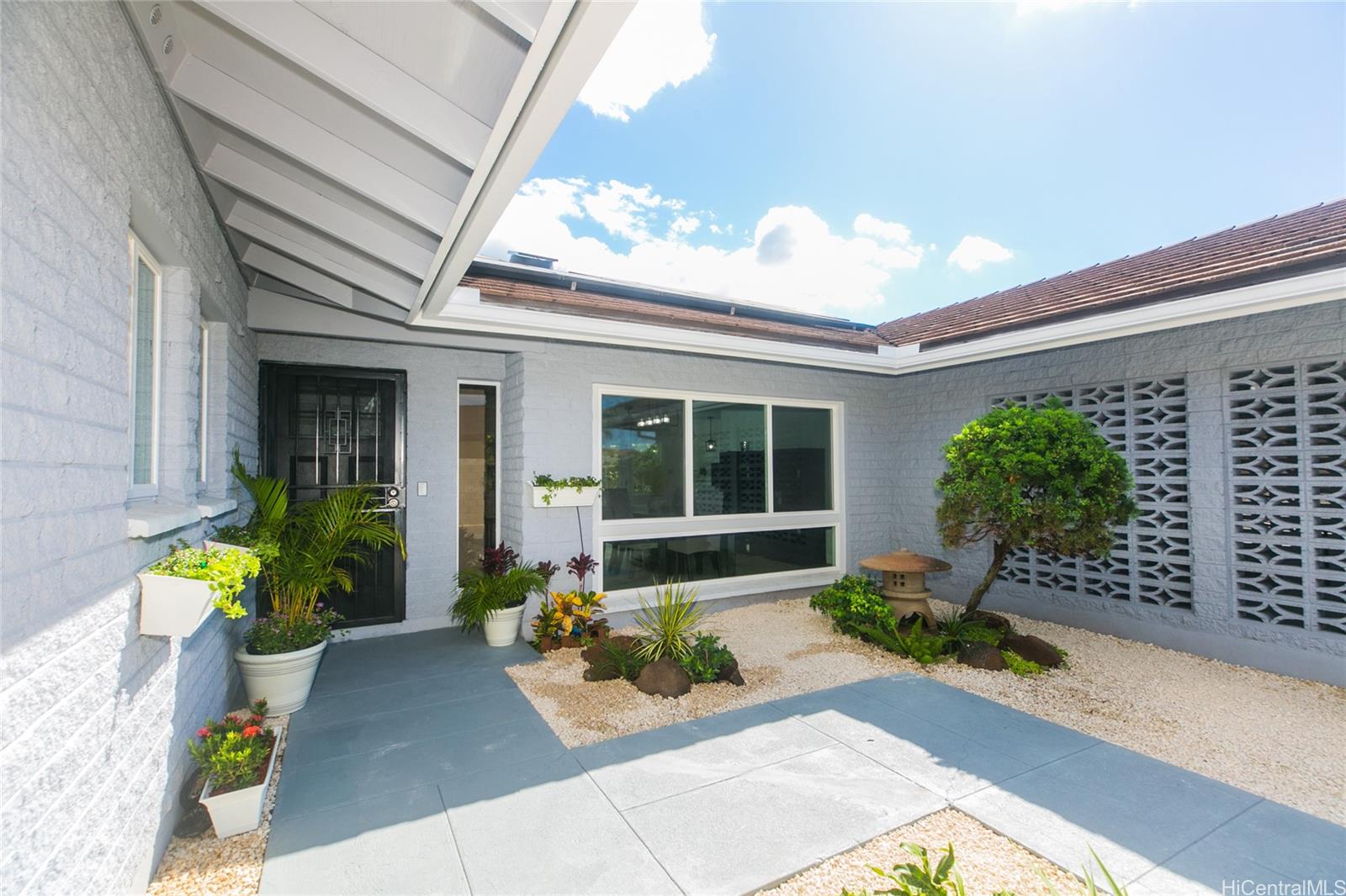 1575 Ala Noni Place Honolulu, HI 96818