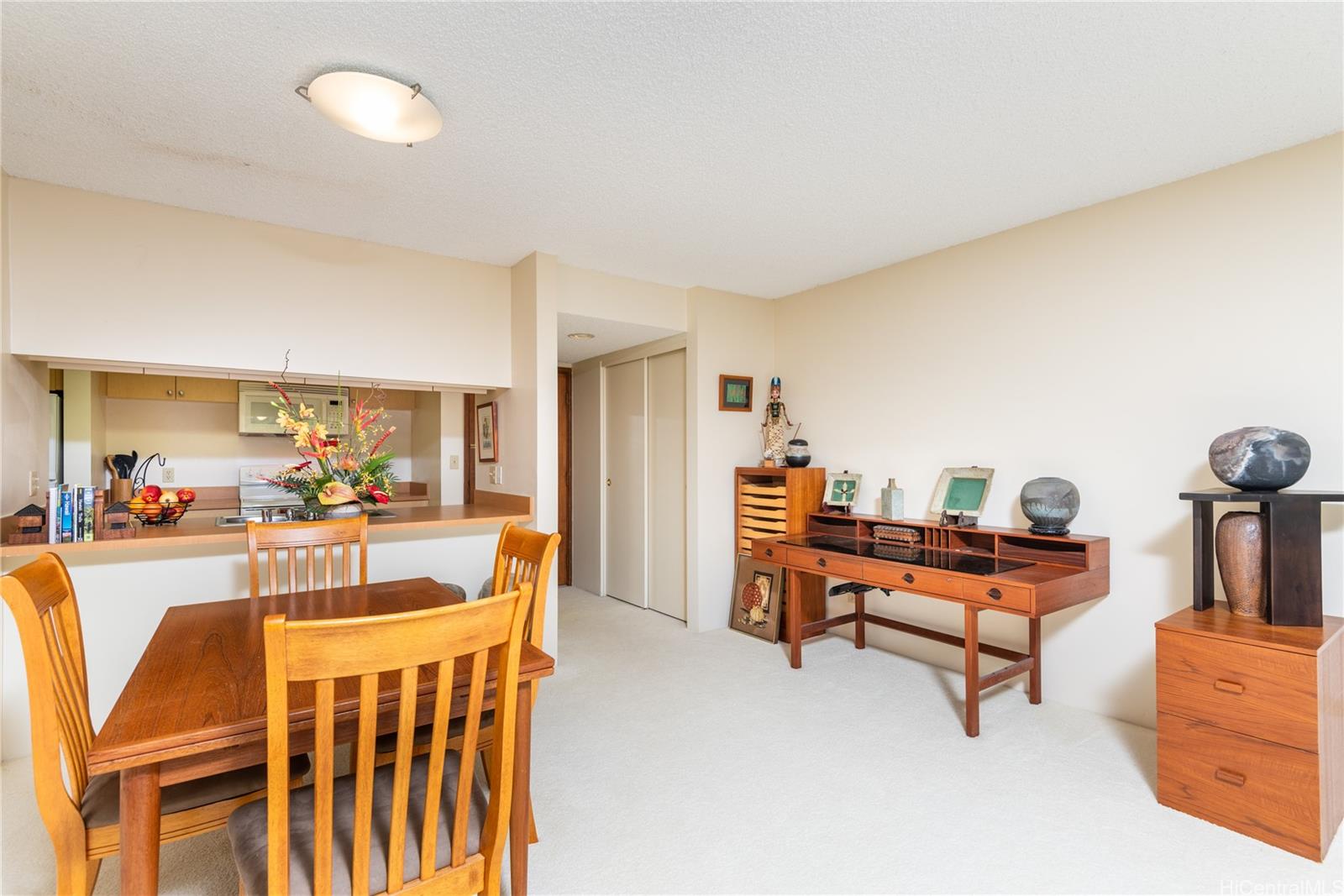 583 Kamoku Street #DH 303, Honolulu, HI 96826