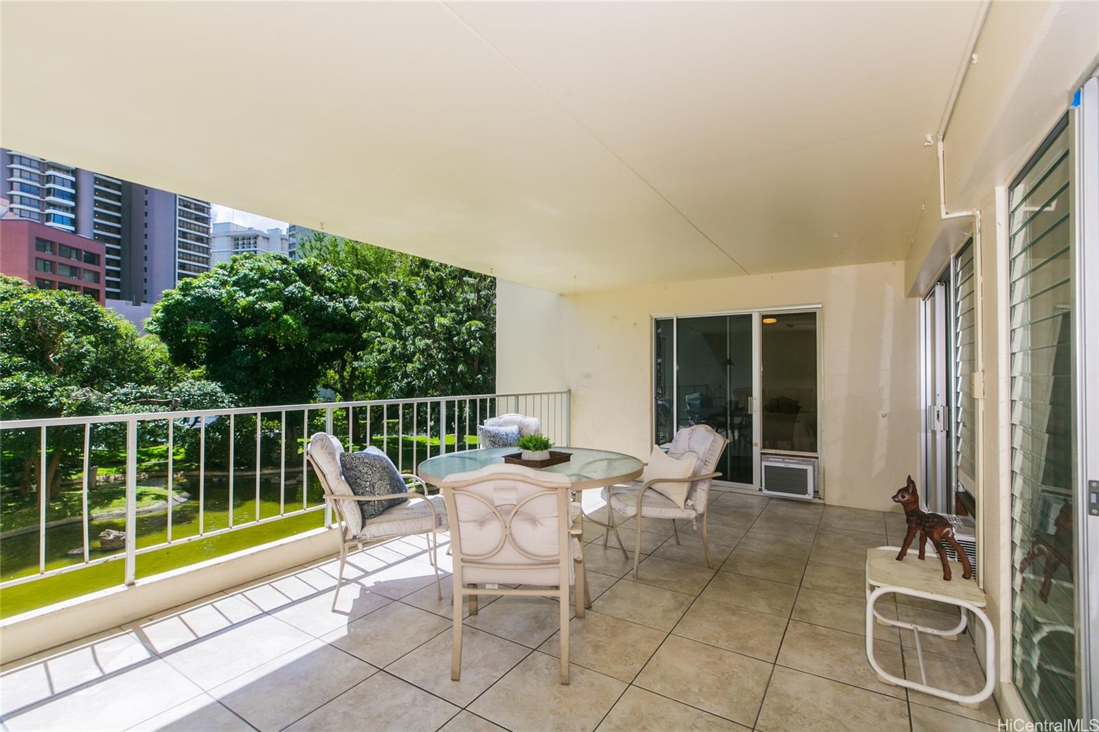 469 Ena Road #305, Honolulu, HI 96815