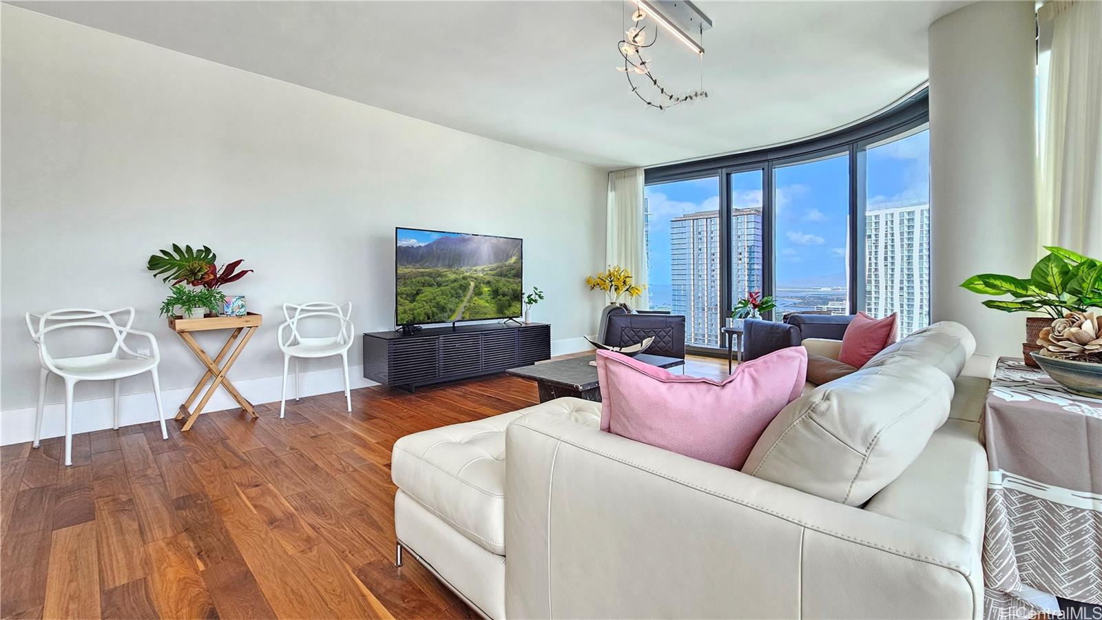 1108 Auahi Street #2807, Honolulu, HI 96814